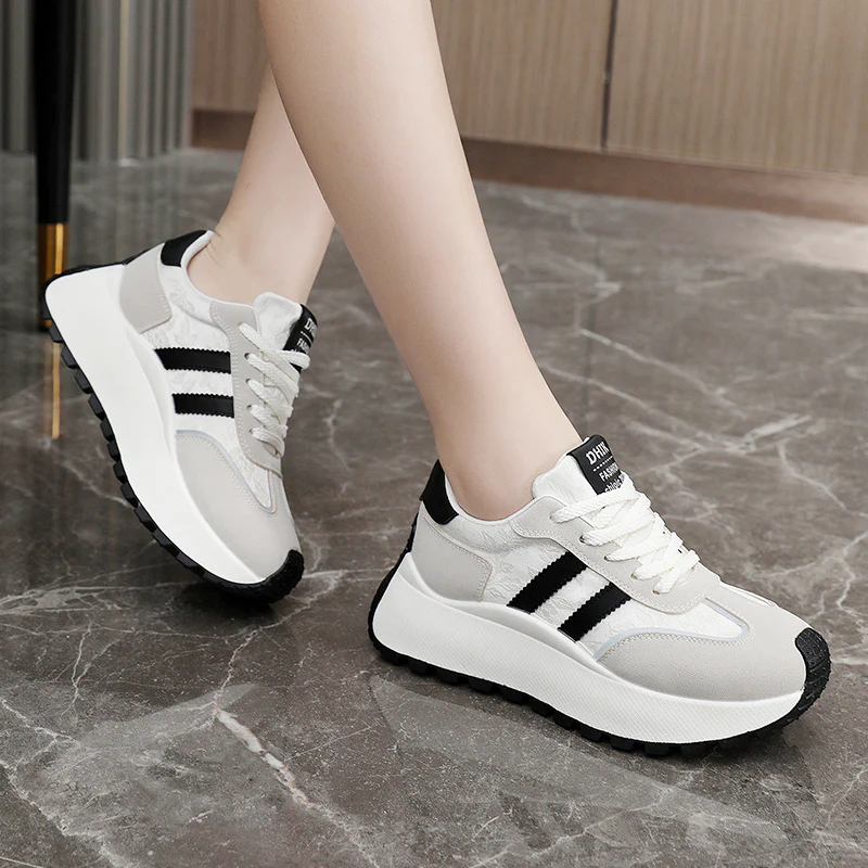 Damen modische Sneakers mit verstärktem Sohlenprofil und atmungsaktivem Obermaterial Heidi Mode - Image 4