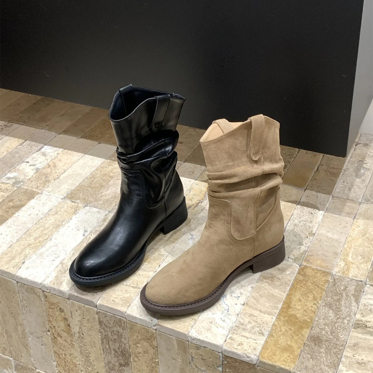 Damen modische Stiefel mit gerafftem Schaft und bequemem Blockabsatz Heidi Mode - Image 2