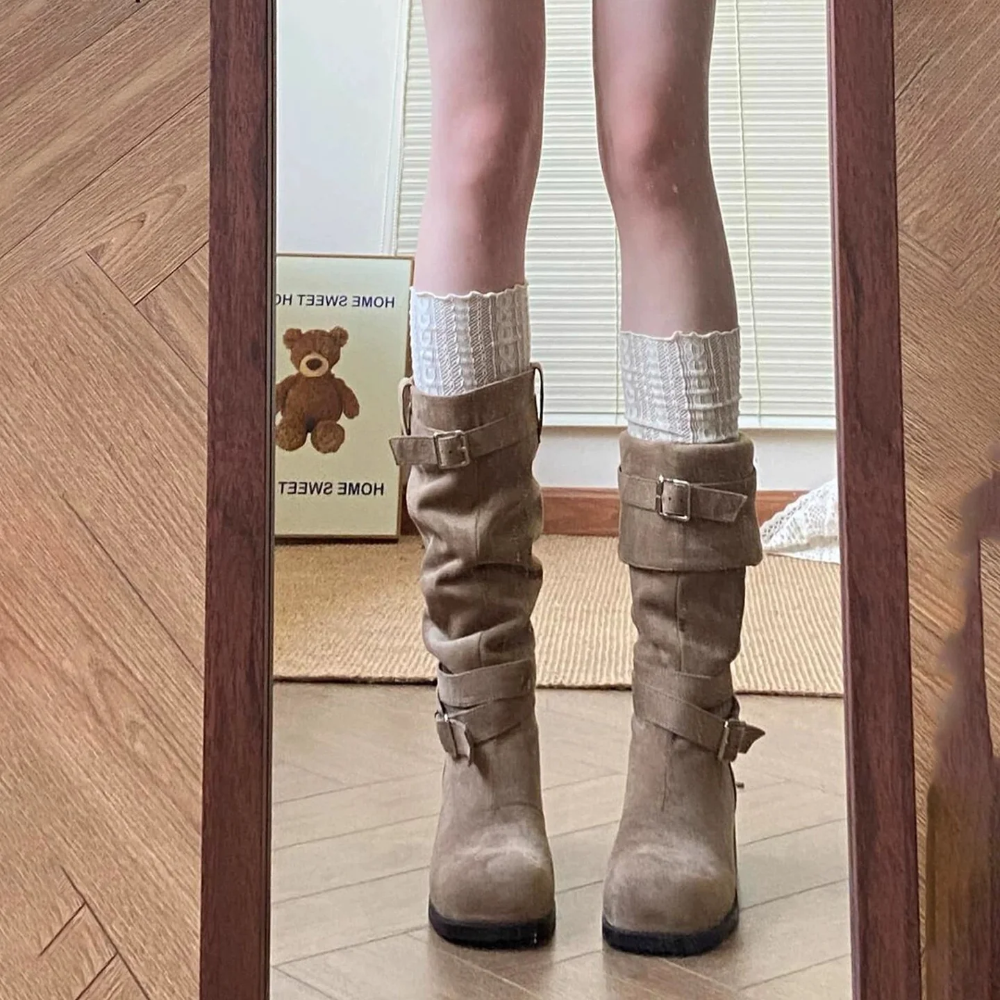 Damen modische Stiefel mit gerafftem Schaft und elegantem Schnallen-Detail Heidi Mode - Image 2