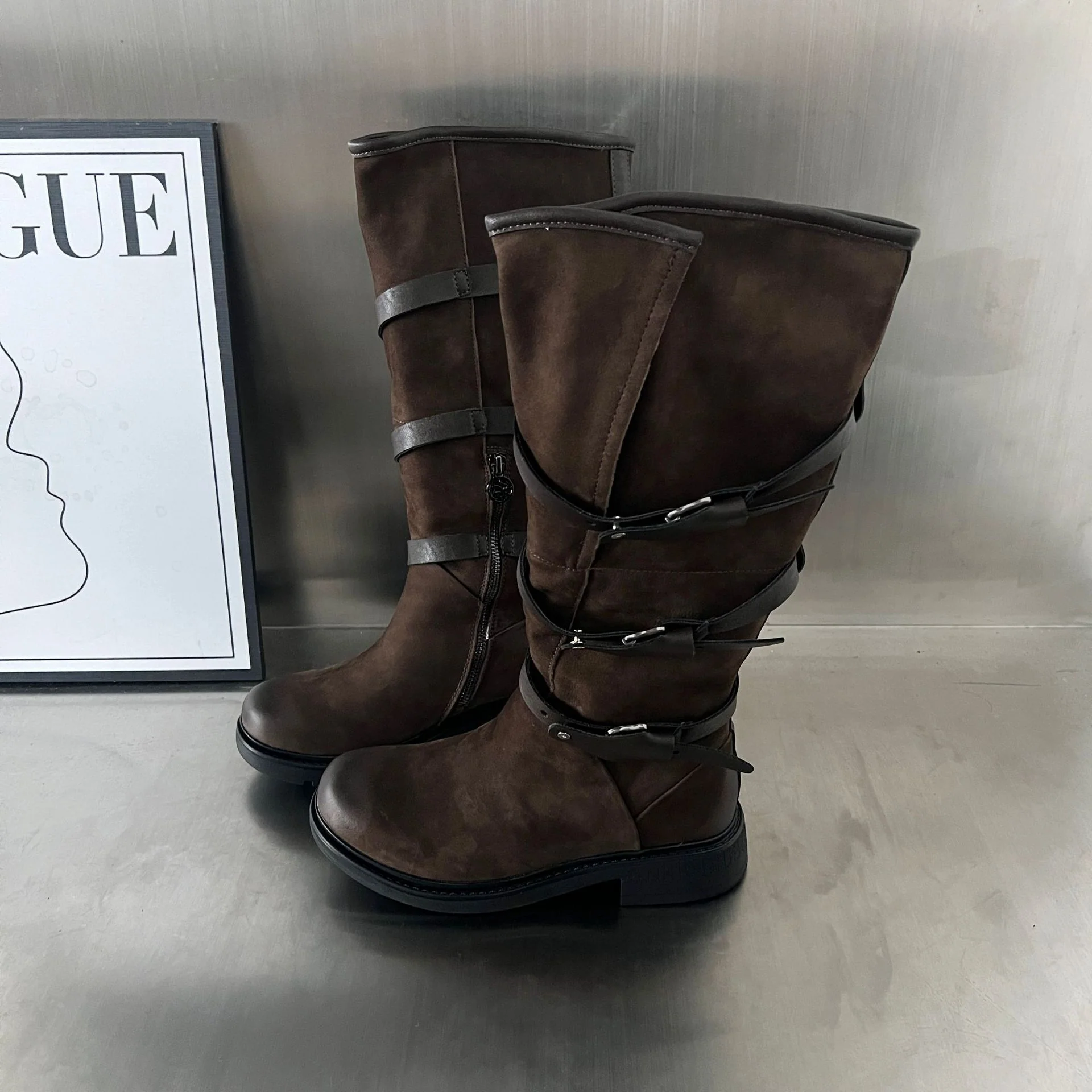 Damen Modische Stiefel mit praktischem Reißverschluss und eleganten Riemen Heidi Mode - Image 6