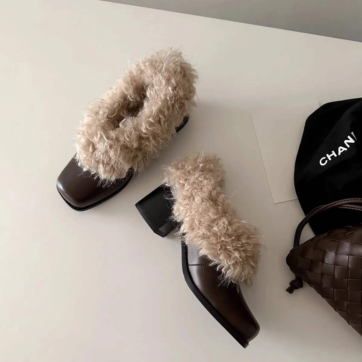 Damen modische Stiefeletten mit kuscheligem Fellkragen und robustem Blockabsatz Heidi Mode - Image 2