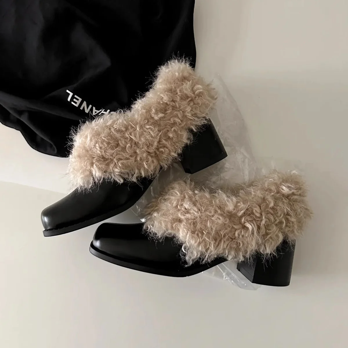 Damen modische Stiefeletten mit kuscheligem Fellkragen und robustem Blockabsatz Heidi Mode - Image 4