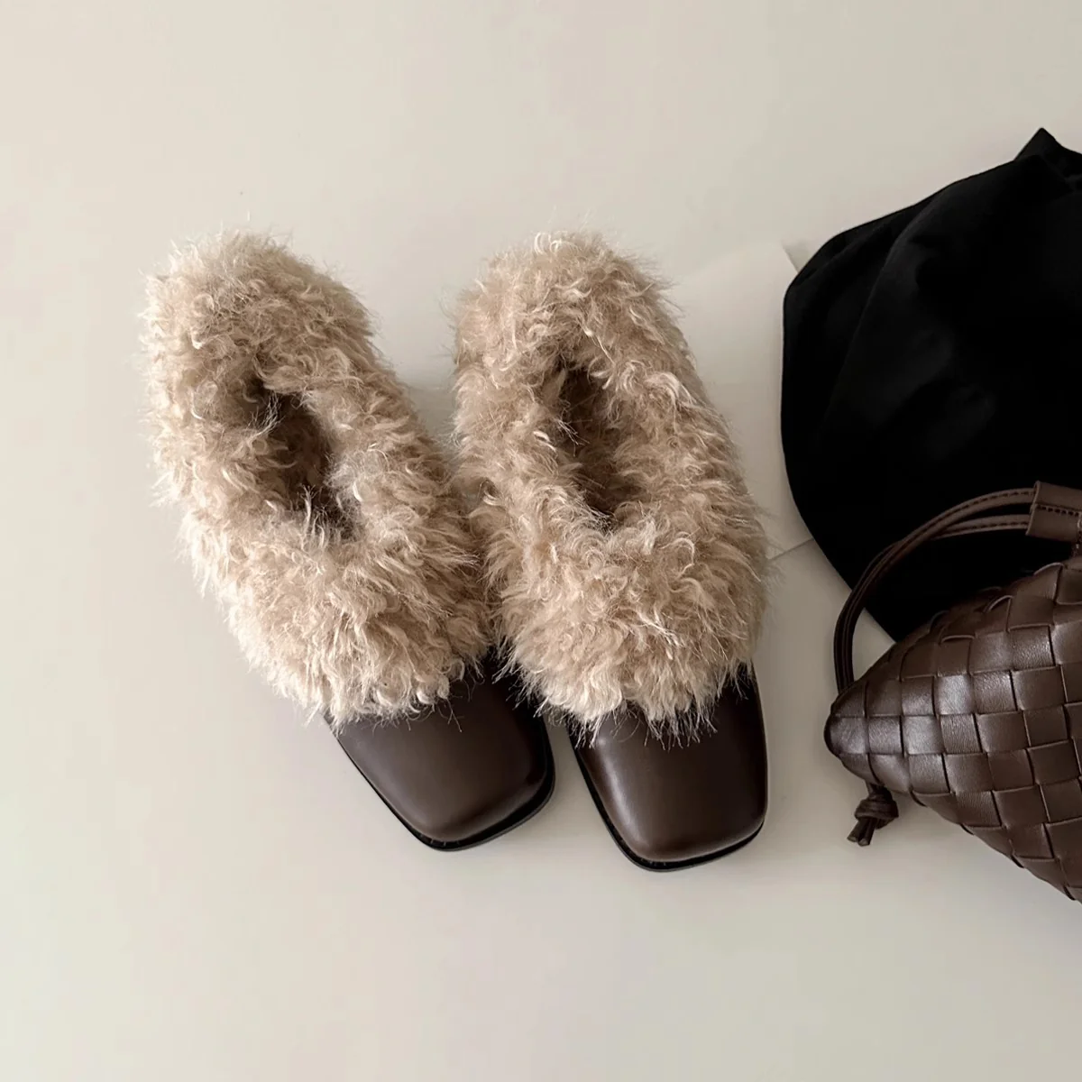 Damen modische Stiefeletten mit kuscheligem Fellkragen und robustem Blockabsatz Heidi Mode - Image 6