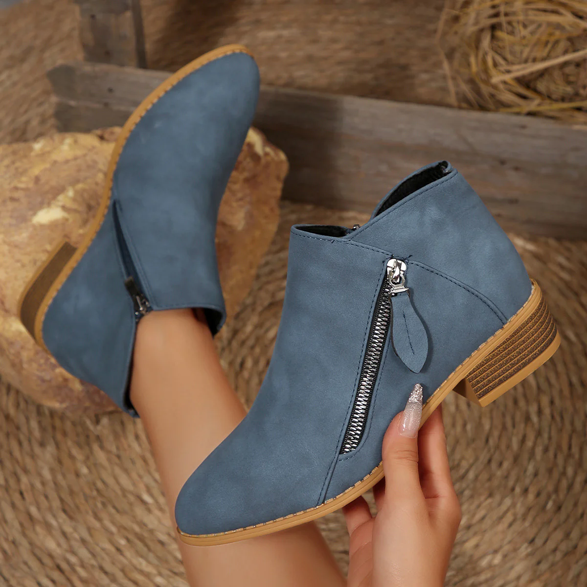 Damen modische Stiefeletten mit seitlichem Reißverschluss und bequemem Blockabsatz Heidi Mode - Image 10