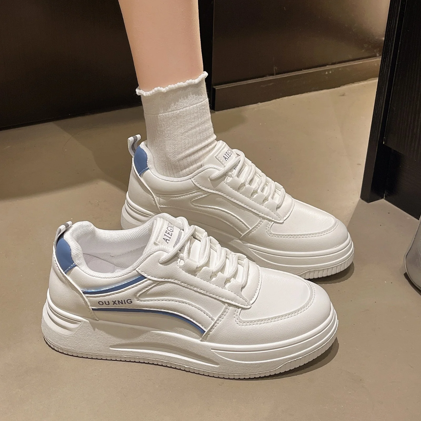Damen Modische und bequeme Sneaker mit Plateau-Sohle Heidi Mode - Image 3