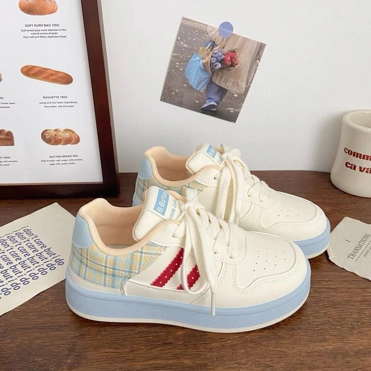 Damen modische und bequeme Sneakers im verzierten Design Heidi Mode - Image 4