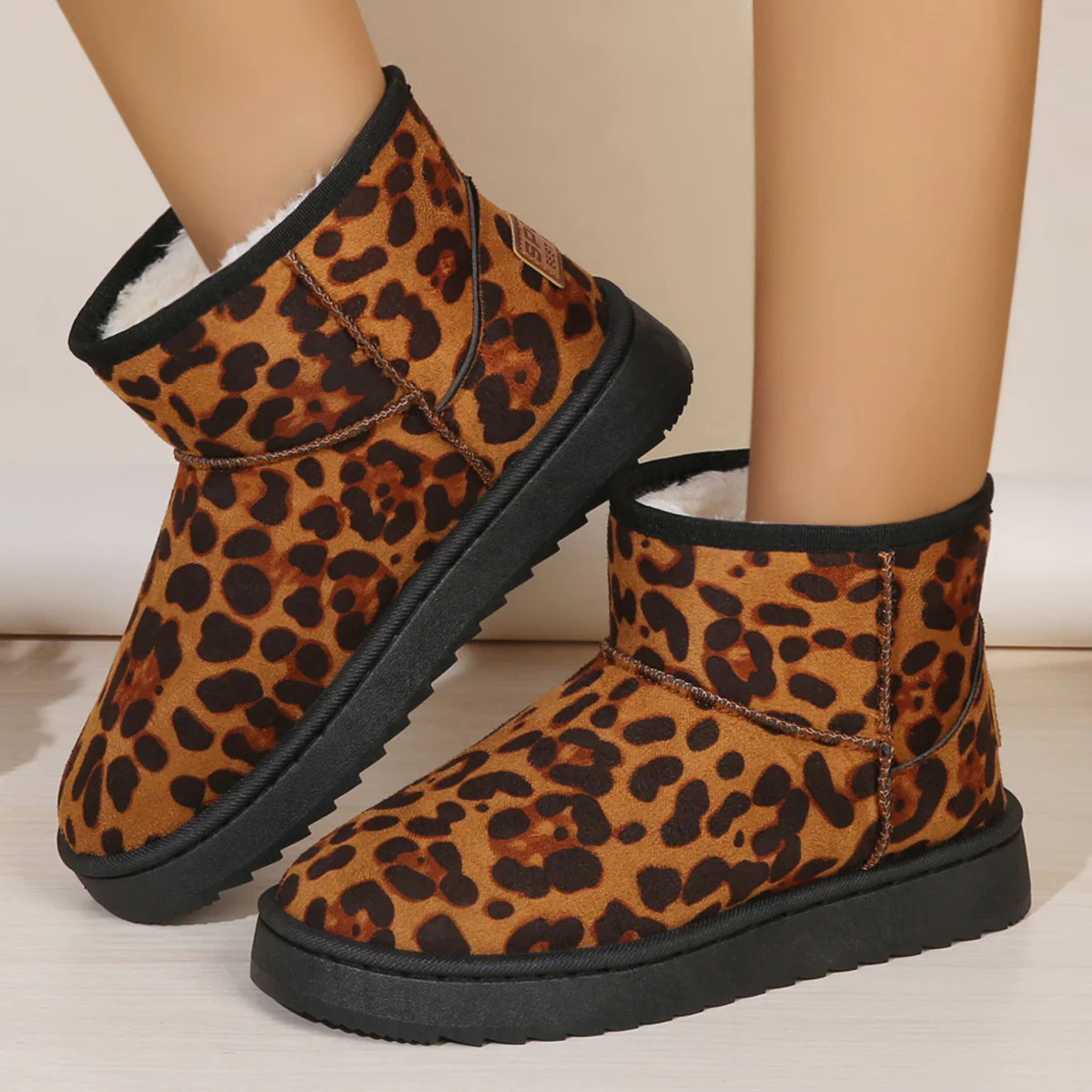 Damen Modische Winterboots mit weichem Innenfutter und Leo-Muster Heidi Mode