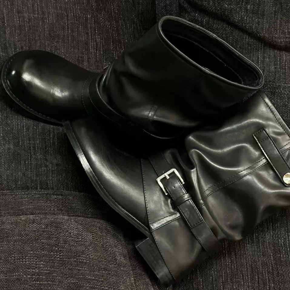 Damen modische Winterstiefel mit gerafftem Schaft und dekorativem Schnallenakzent Heidi Mode - Image 3