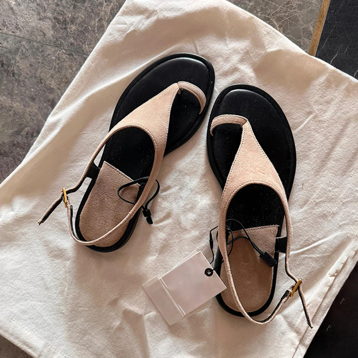Damen Modische Zehentrenner-Sandalen mit elegantem Riemendesign und bequemem Fußbett Heidi Mode - Image 6