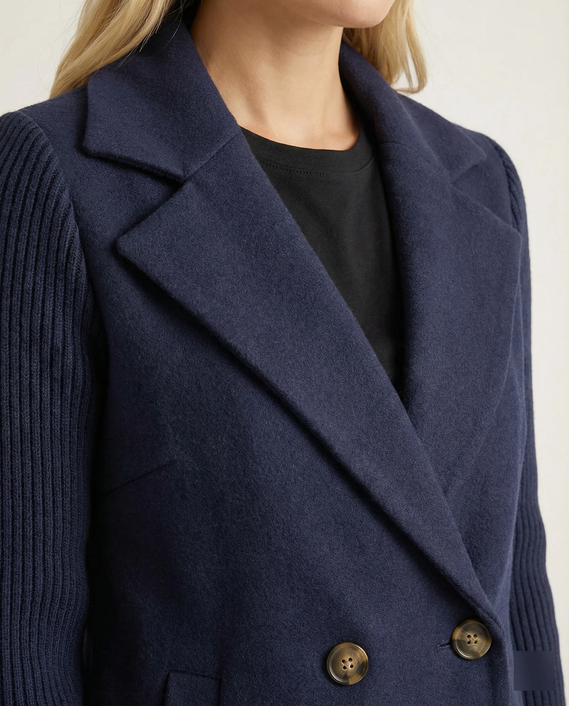 Damen Bouclé Blazer mit Strickärmeln - Image 3