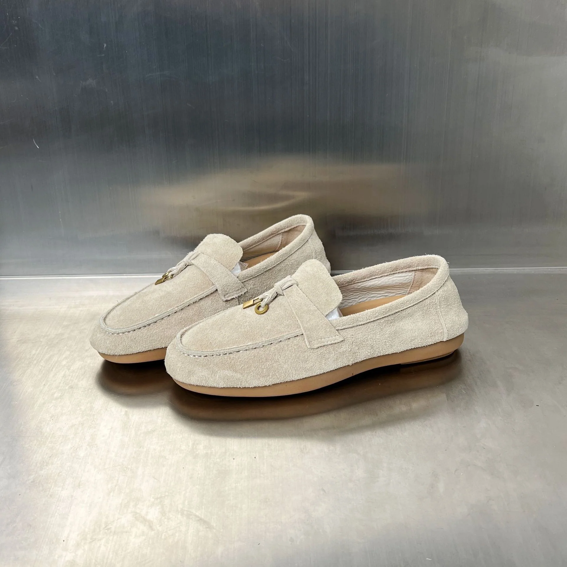 Damen Mokassins aus feinem Wildleder mit elegantem Schnallenverschluss Heidi Mode - Image 6