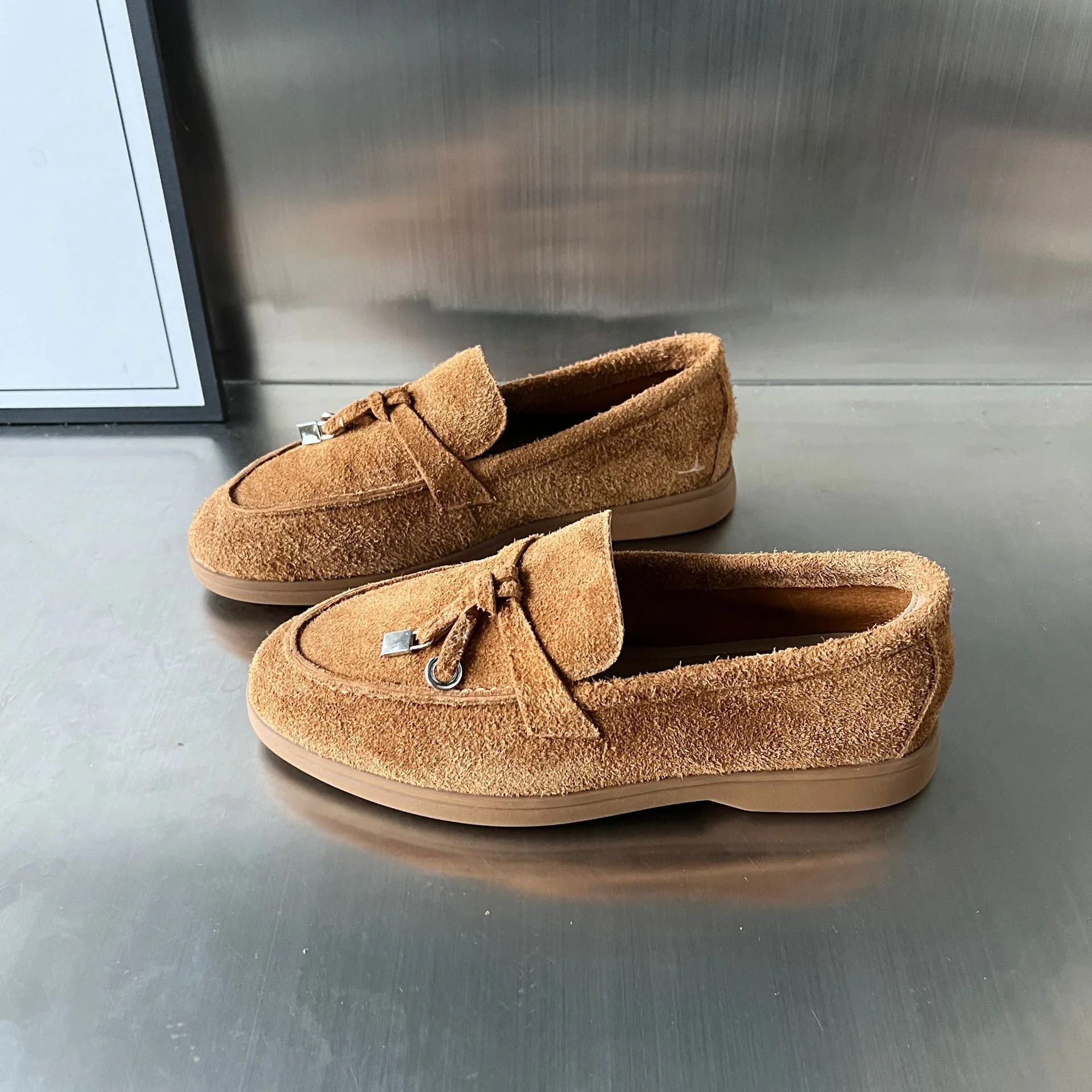 Damen Mokassins aus weichem Wildleder mit eleganter Schleifenverzierung Heidi Mode - Image 2