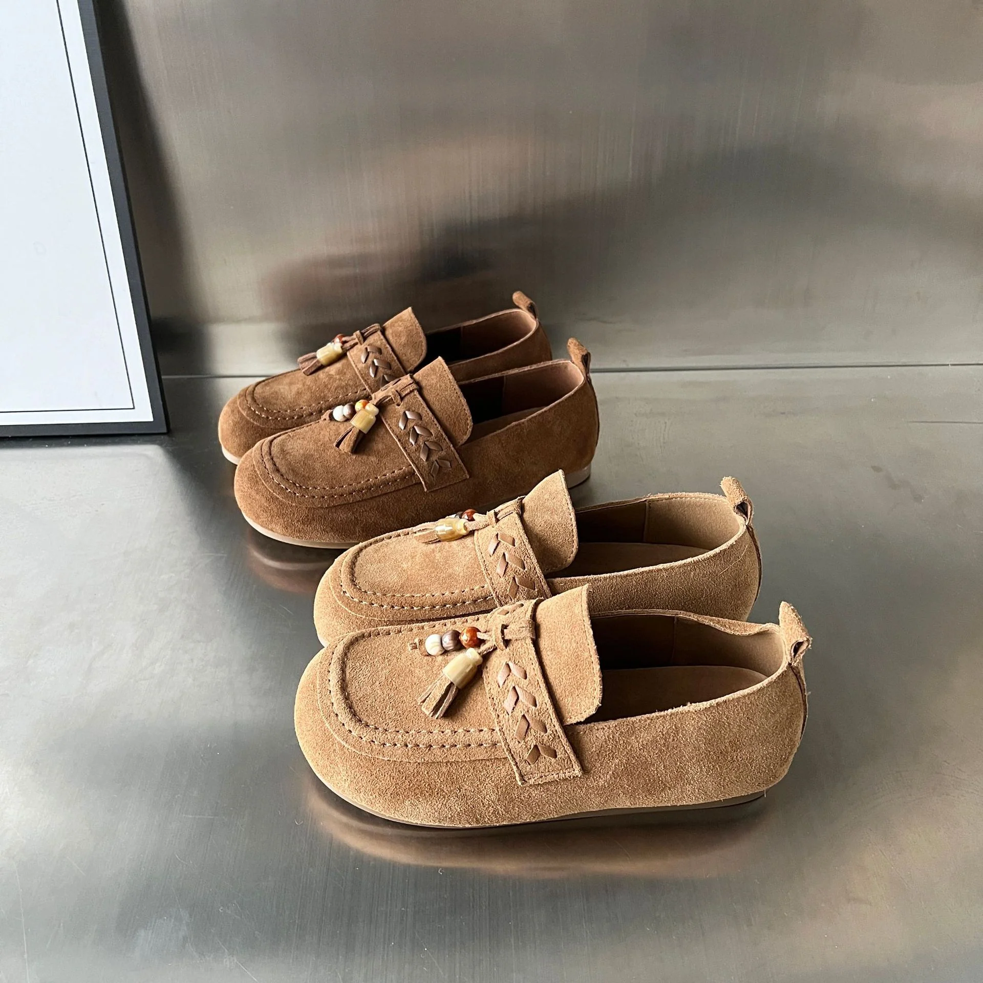 Damen Mokassins aus weichem Wildleder mit raffinierten Schmuckdetails Heidi Mode - Image 3