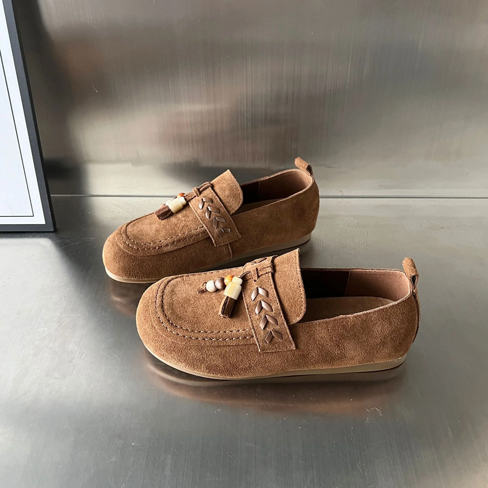 Damen Mokassins aus weichem Wildleder mit raffinierten Schmuckdetails Heidi Mode - Image 7