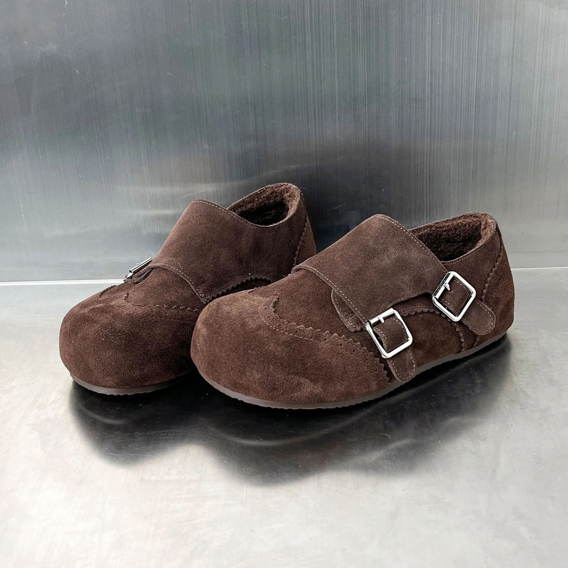 Damen Mokassins mit dekorativem Doppelschnallenverschluss und weichem Wildleder Heidi Mode - Image 7