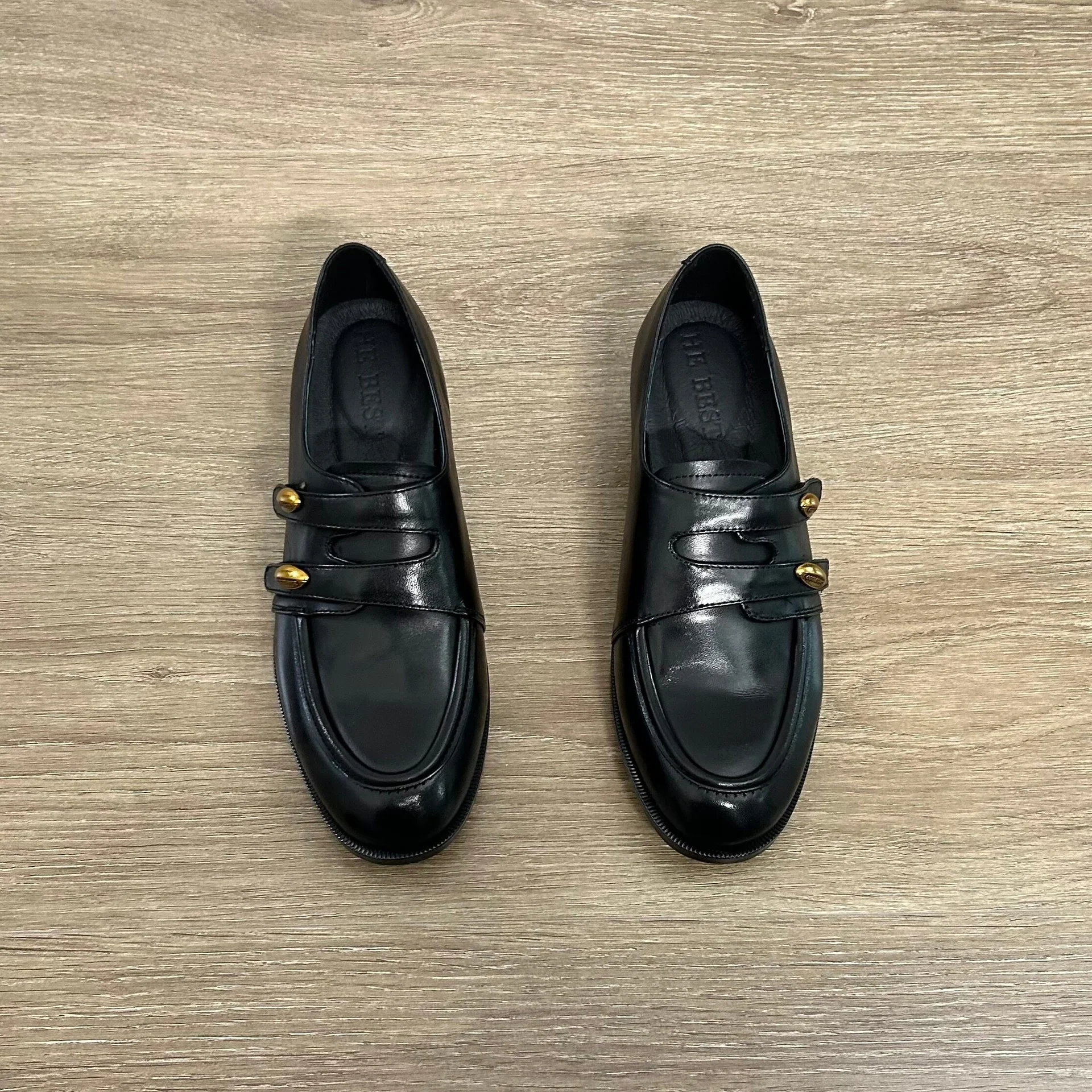 Damen Mokassins mit dekorativen Schnallen und elegantem Glanz Heidi Mode - Image 6