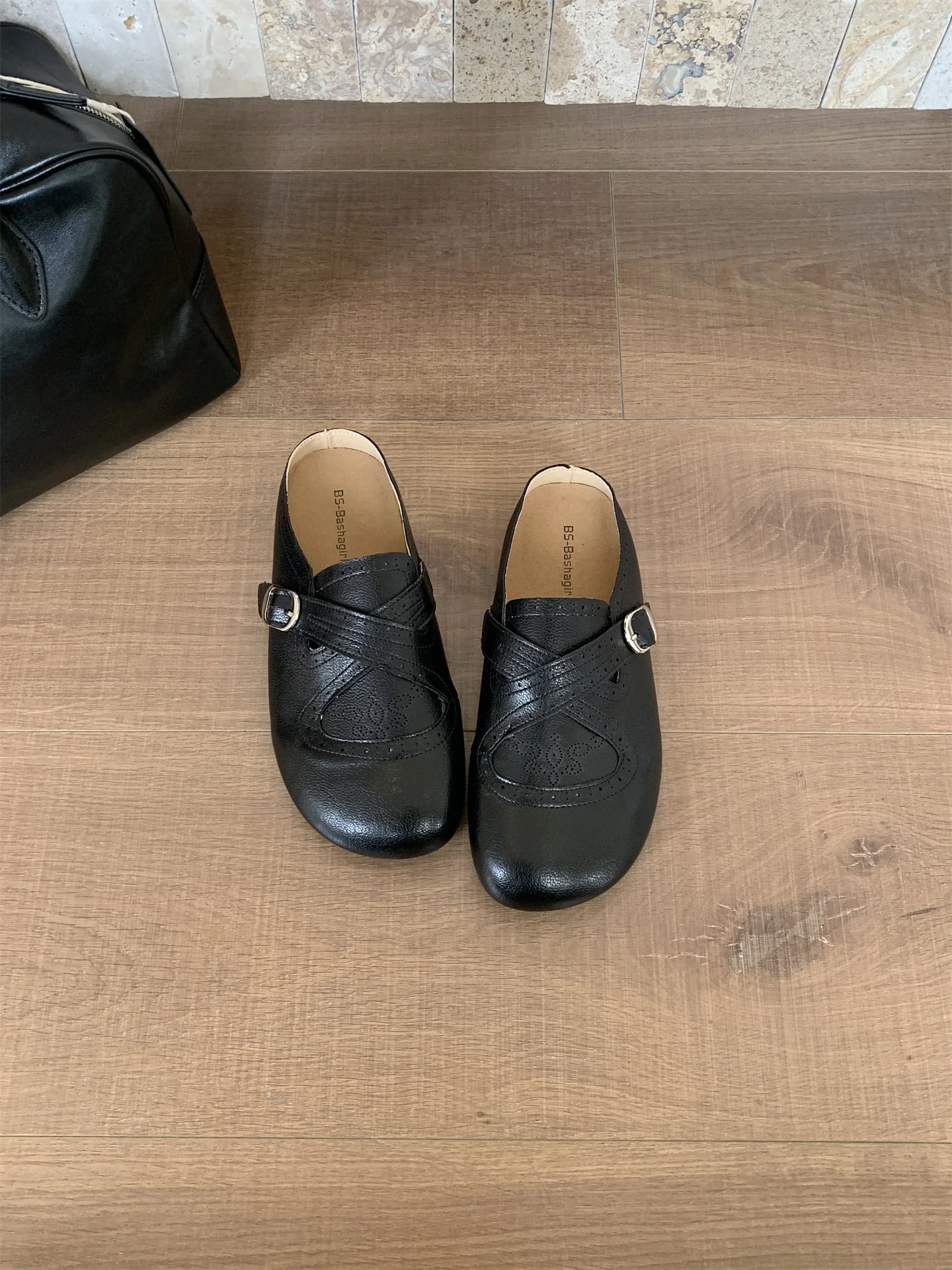 Damen Mokassins mit floralem Schnallenakzent und hochwertigem Leder Heidi Mode - Image 8