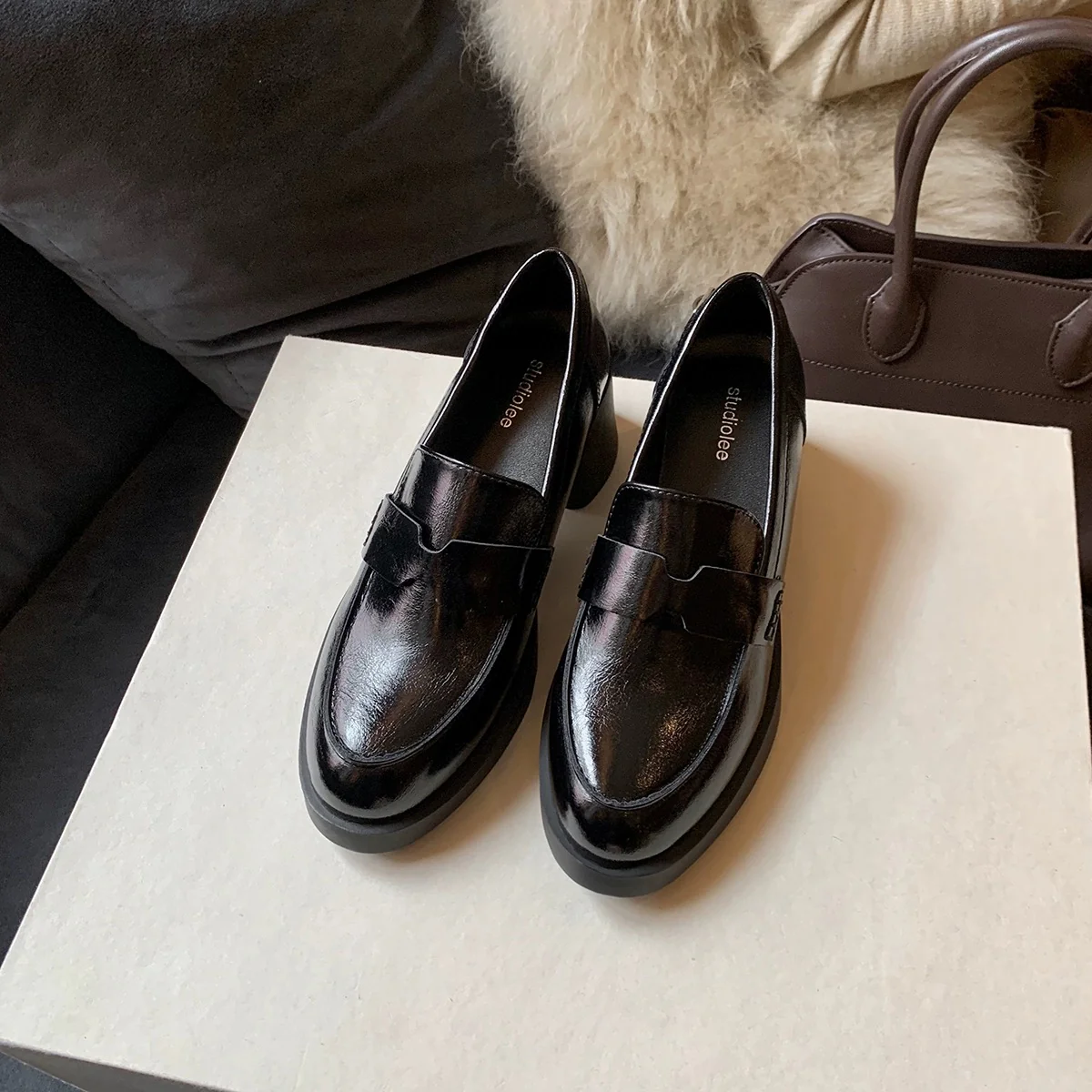 Damen Mokassins mit moderner Plateausohle und elegantem Riemchenverschluss Heidi Mode - Image 6