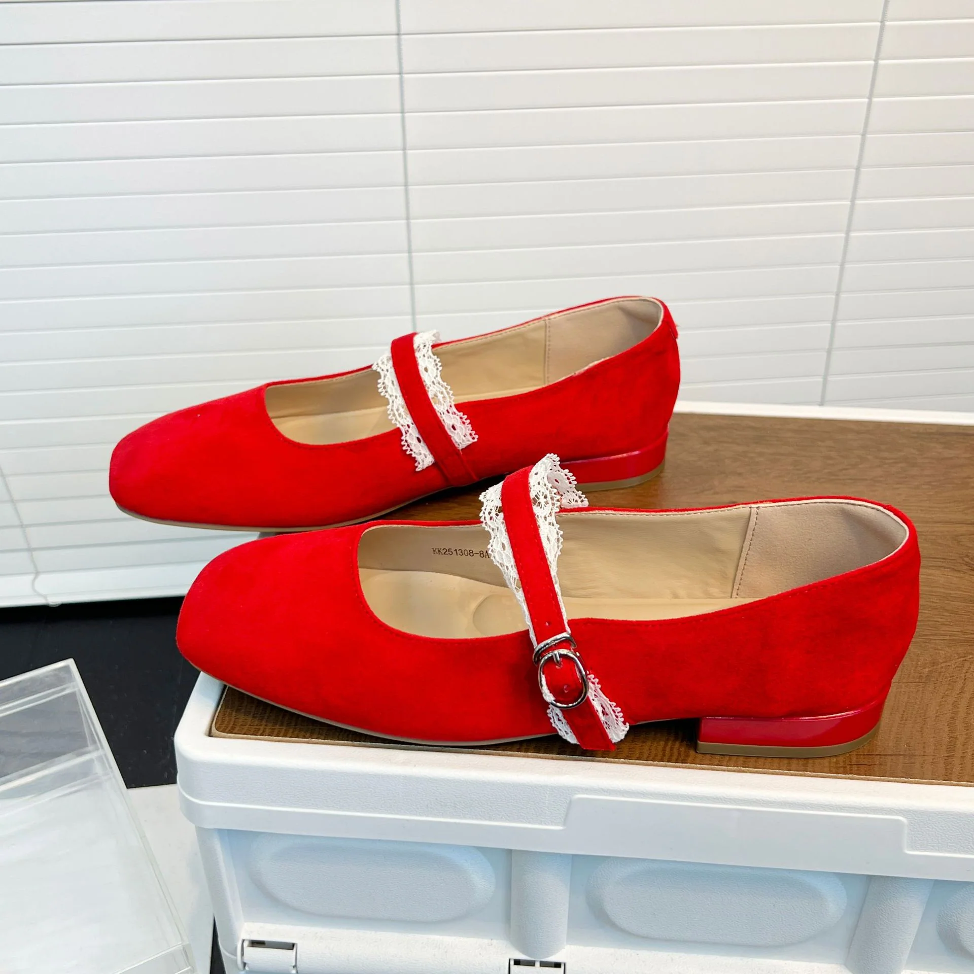 Damen Mokassins mit modischem Riemen und feiner Spitzenverzierung Heidi Mode - Image 2