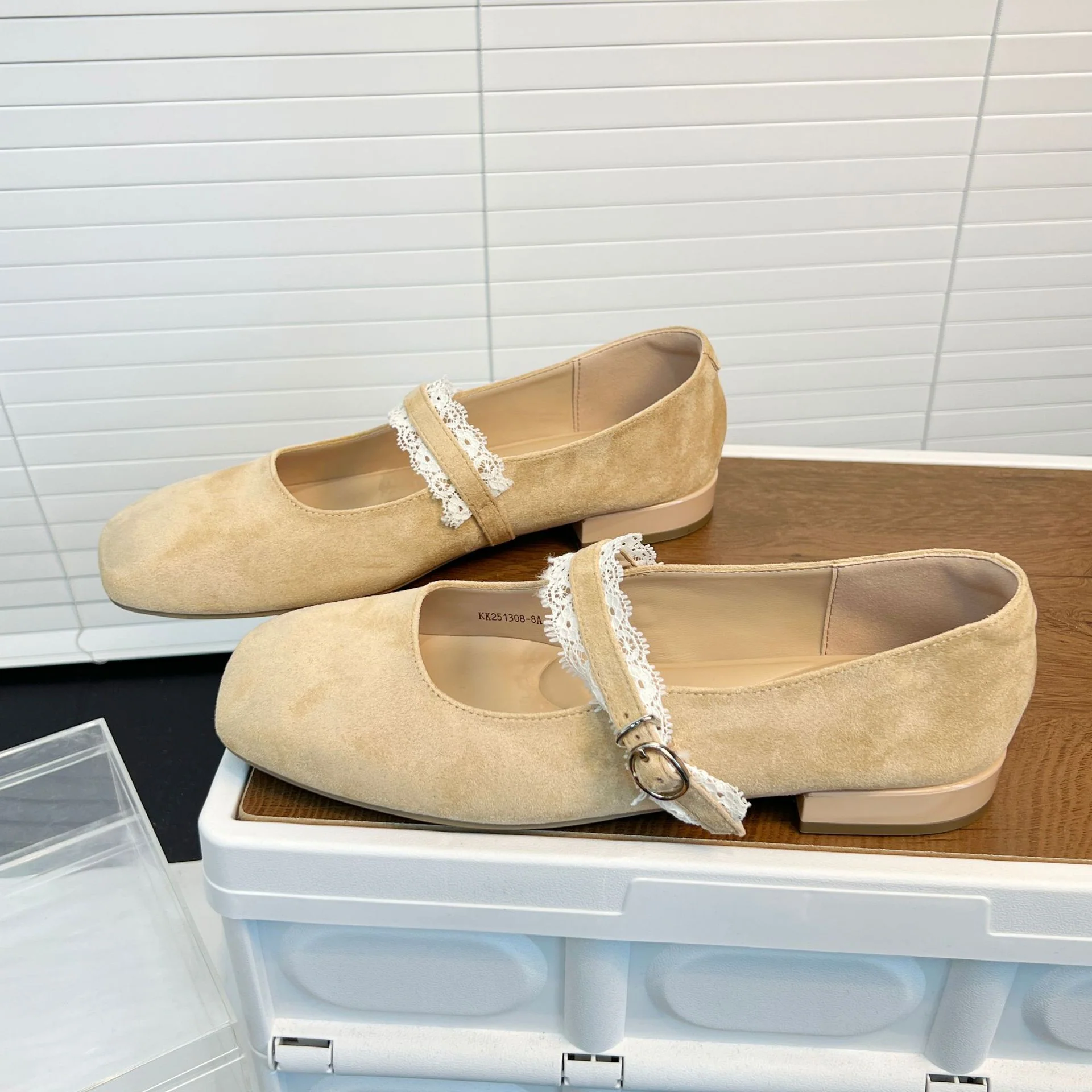 Damen Mokassins mit modischem Riemen und feiner Spitzenverzierung Heidi Mode - Image 8