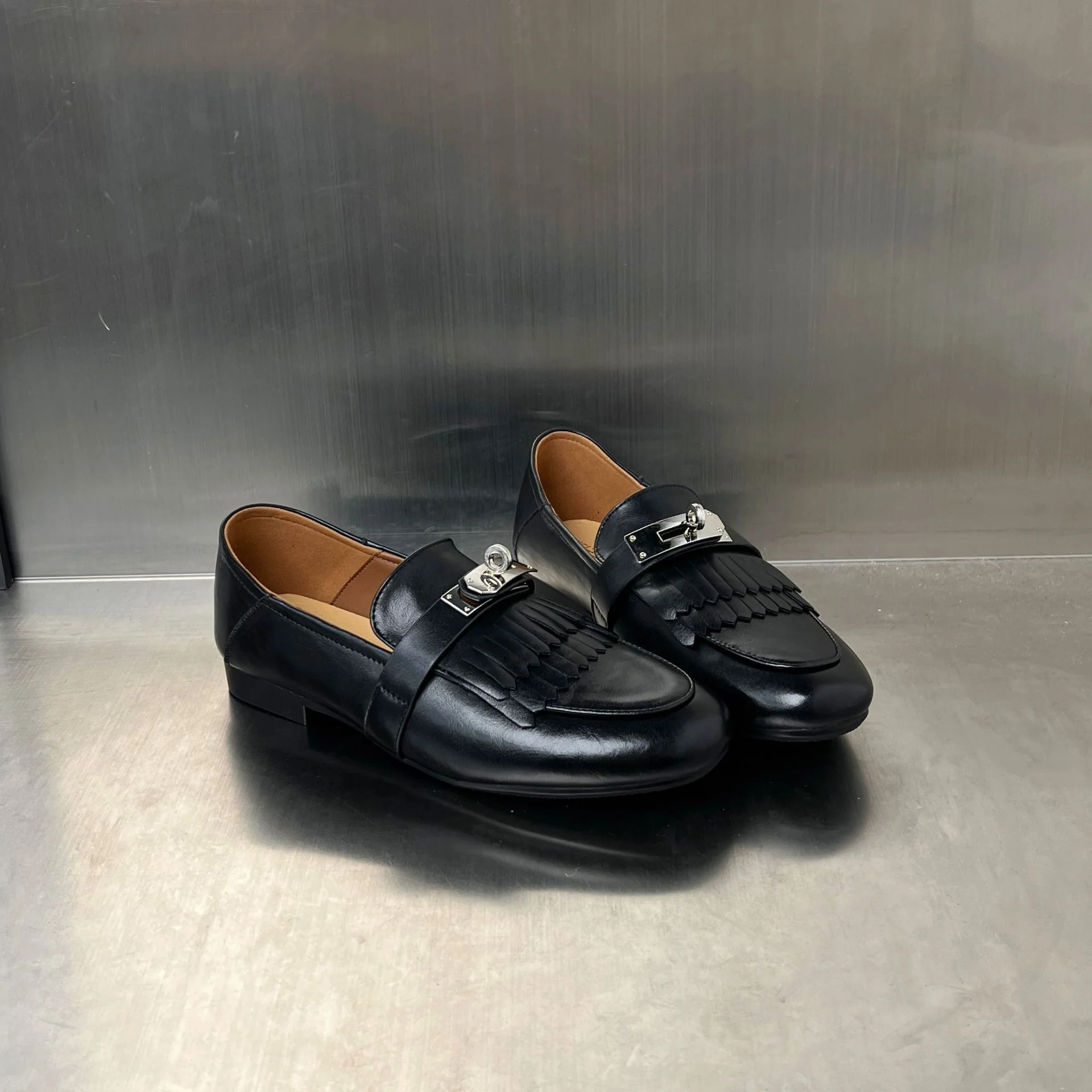 Damen Mokassins mit modischen Fransen und elegantem Schnallen-Detail Heidi Mode - Image 4