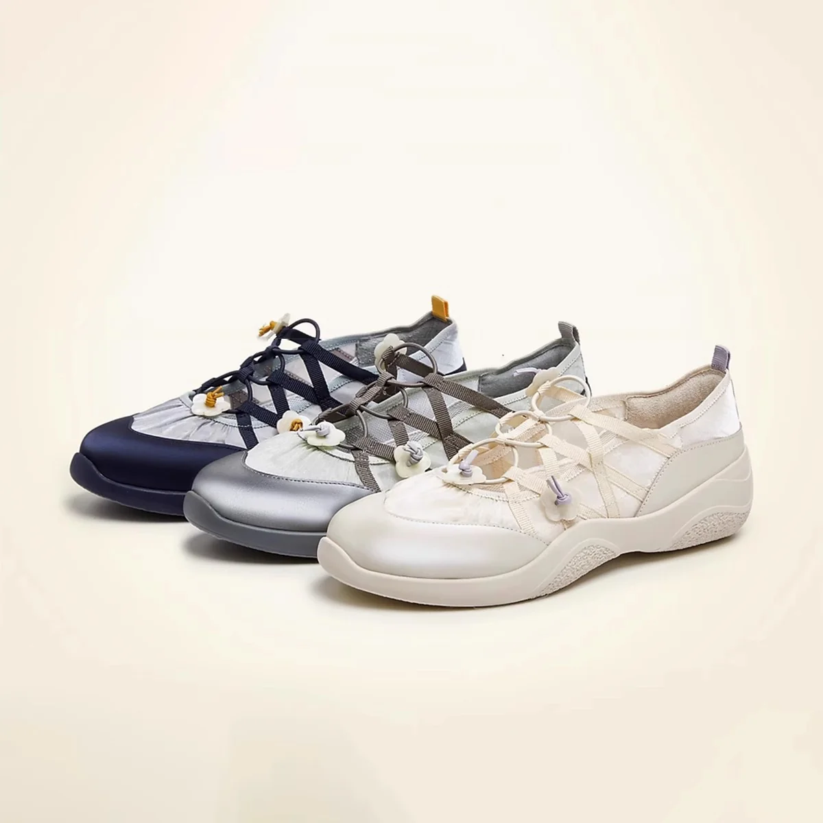 Damen Multifunktionale Freizeitschuhe mit floralem Detail Heidi Mode - Image 4