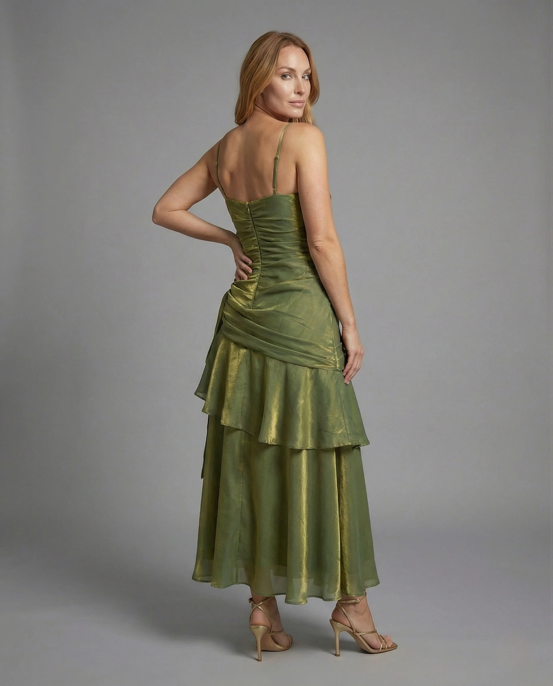 Damen Satin Abendkleid mit Herz Ausschnitt - Image 4