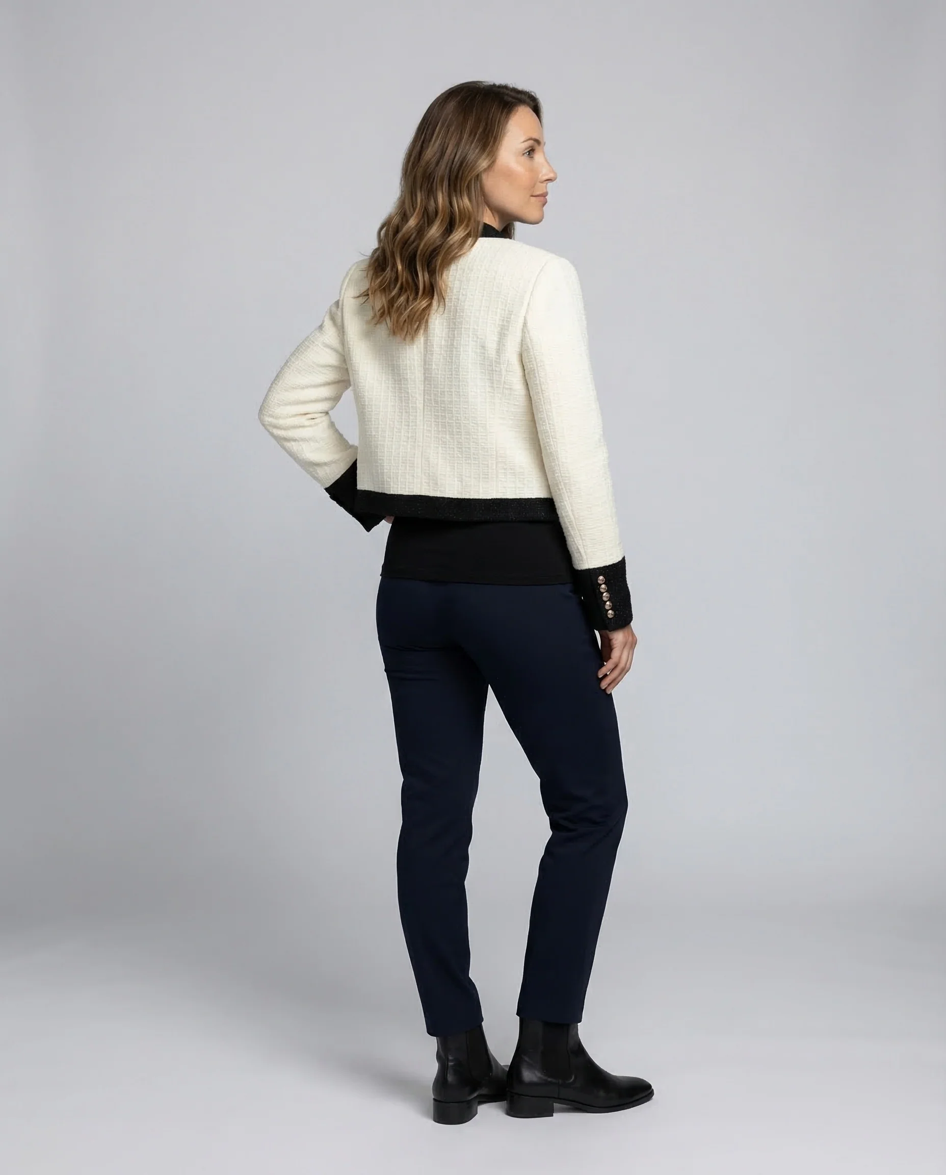 Damen Bouclé Blazer Kurz - Image 4