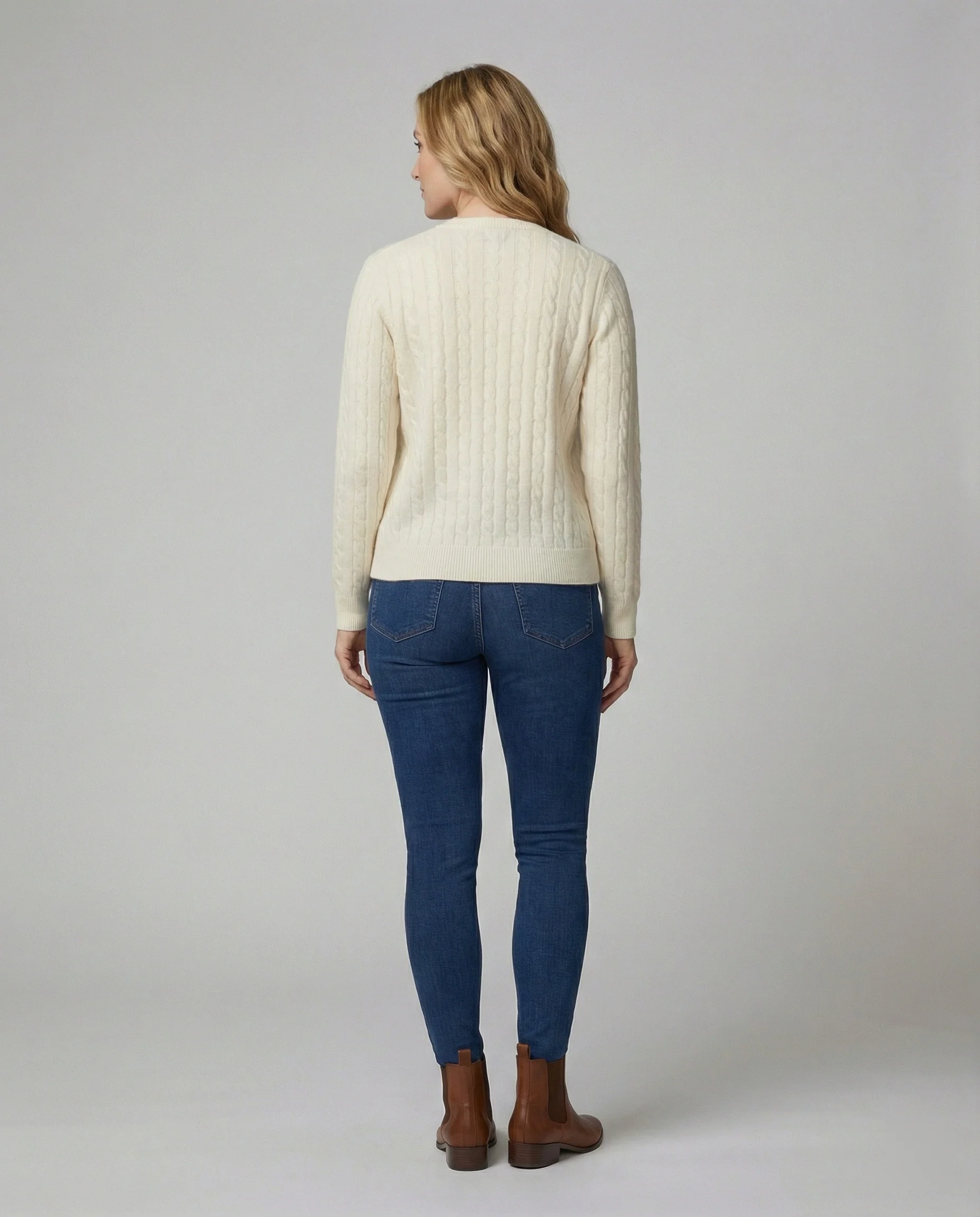 Edler fluffiger Zopfstrick-Cardigan mit Rundhalsausschnitt, feiner Knopfleiste und verlängerten Bündchen Heidi-Mode - Image 3