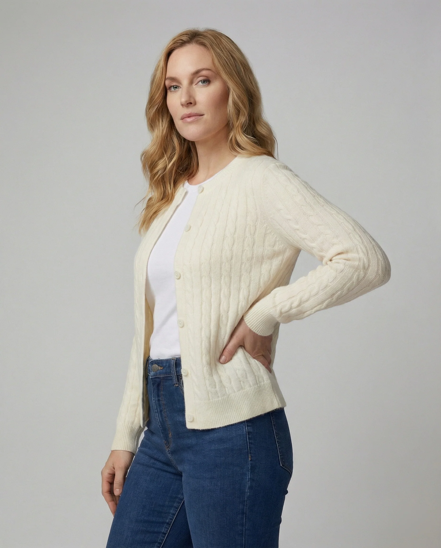 Edler fluffiger Zopfstrick-Cardigan mit Rundhalsausschnitt, feiner Knopfleiste und verlängerten Bündchen Heidi-Mode - Image 4