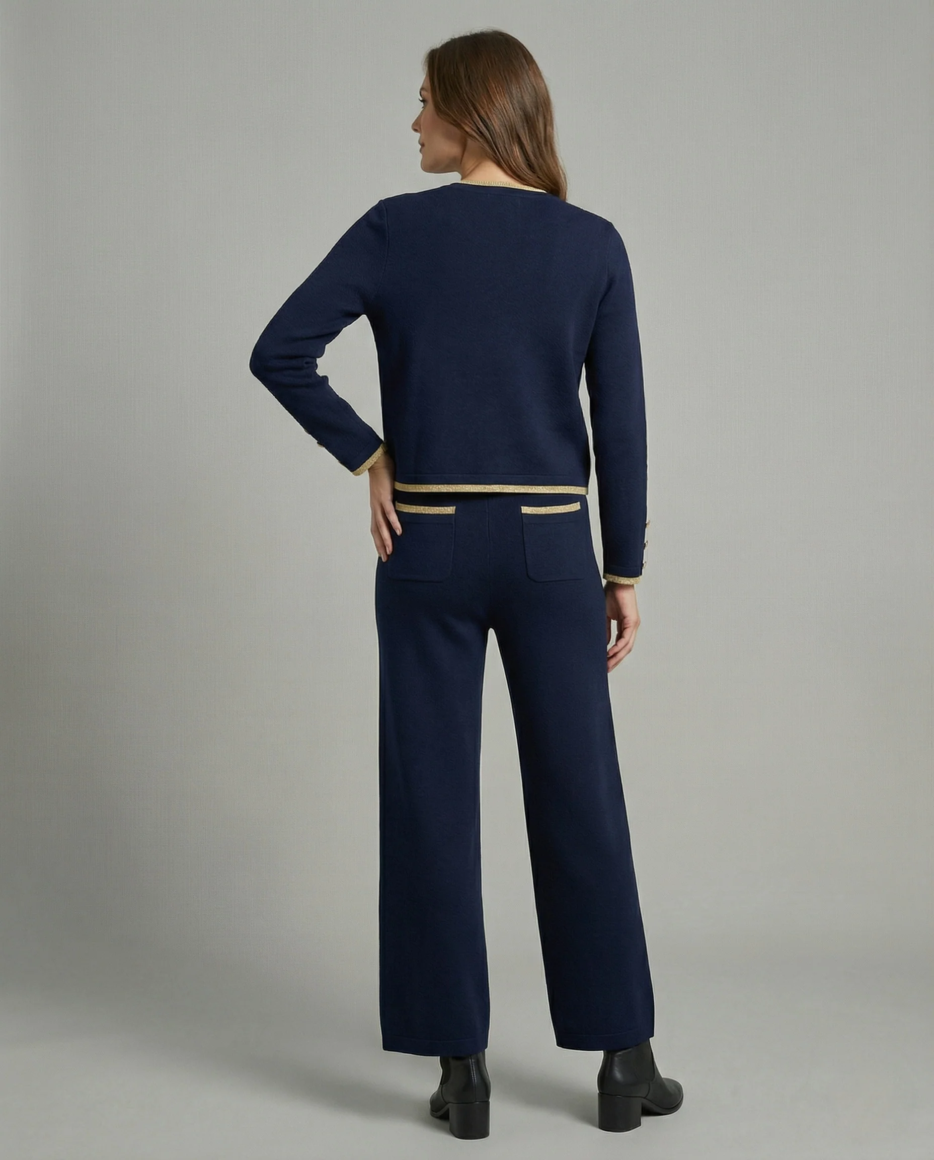 Edles Strick-Zweiteiler mit kurzem Knopfcardigan und hochtaillierter Weitbein-Hose Heidi Mode - Image 3