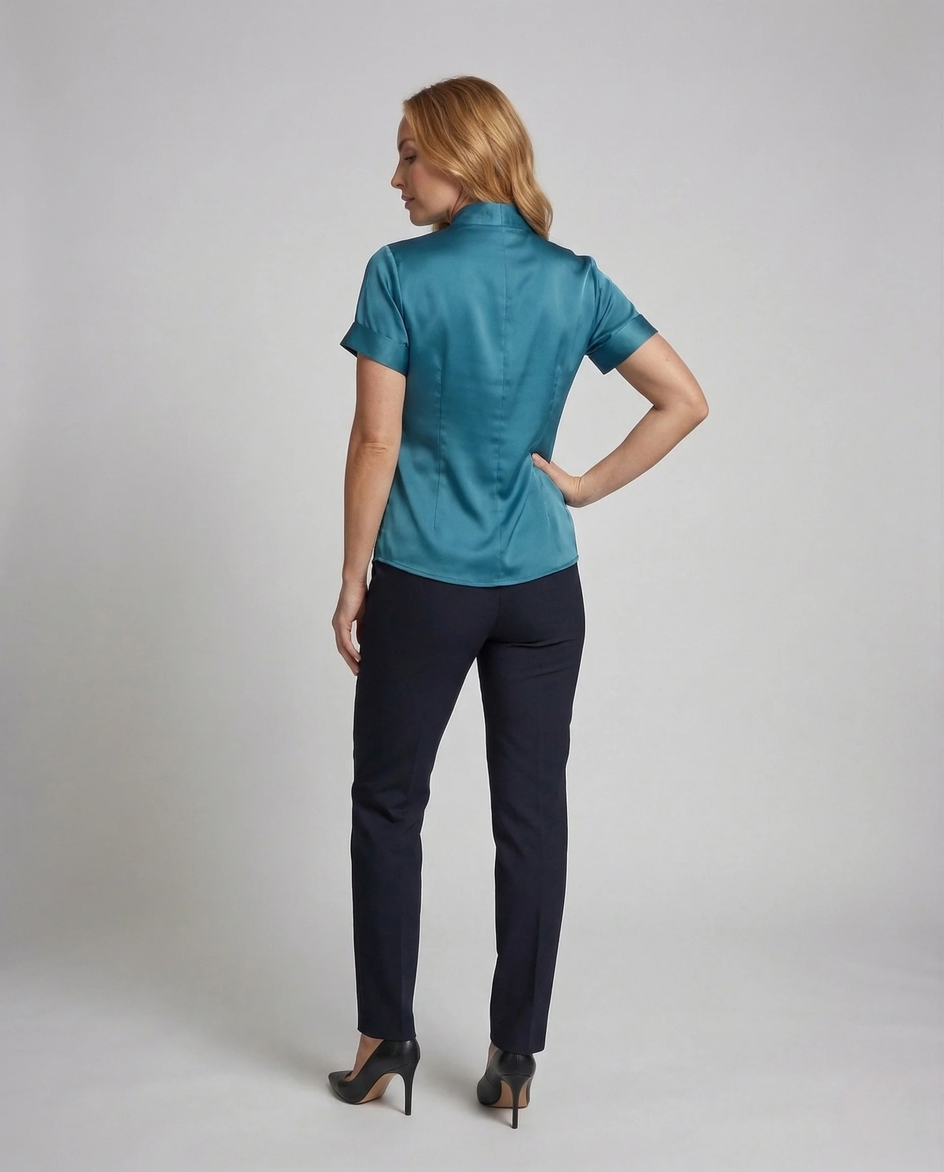 Damen Satinbluse Stehkragen Schlüsselloch Ausschnitt - Image 4