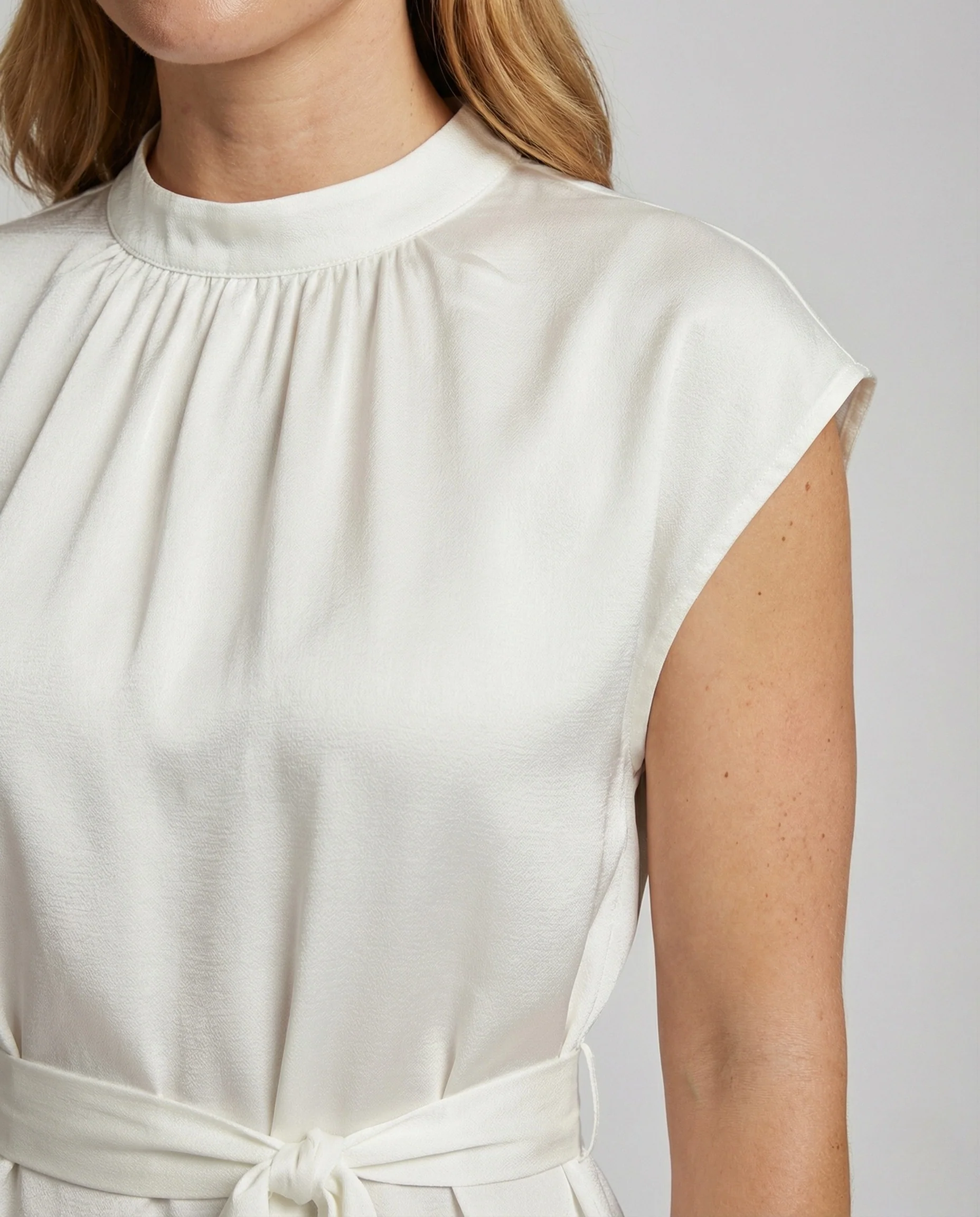 Damen Satin Schärpenbluse mit Stehkragen - Image 4