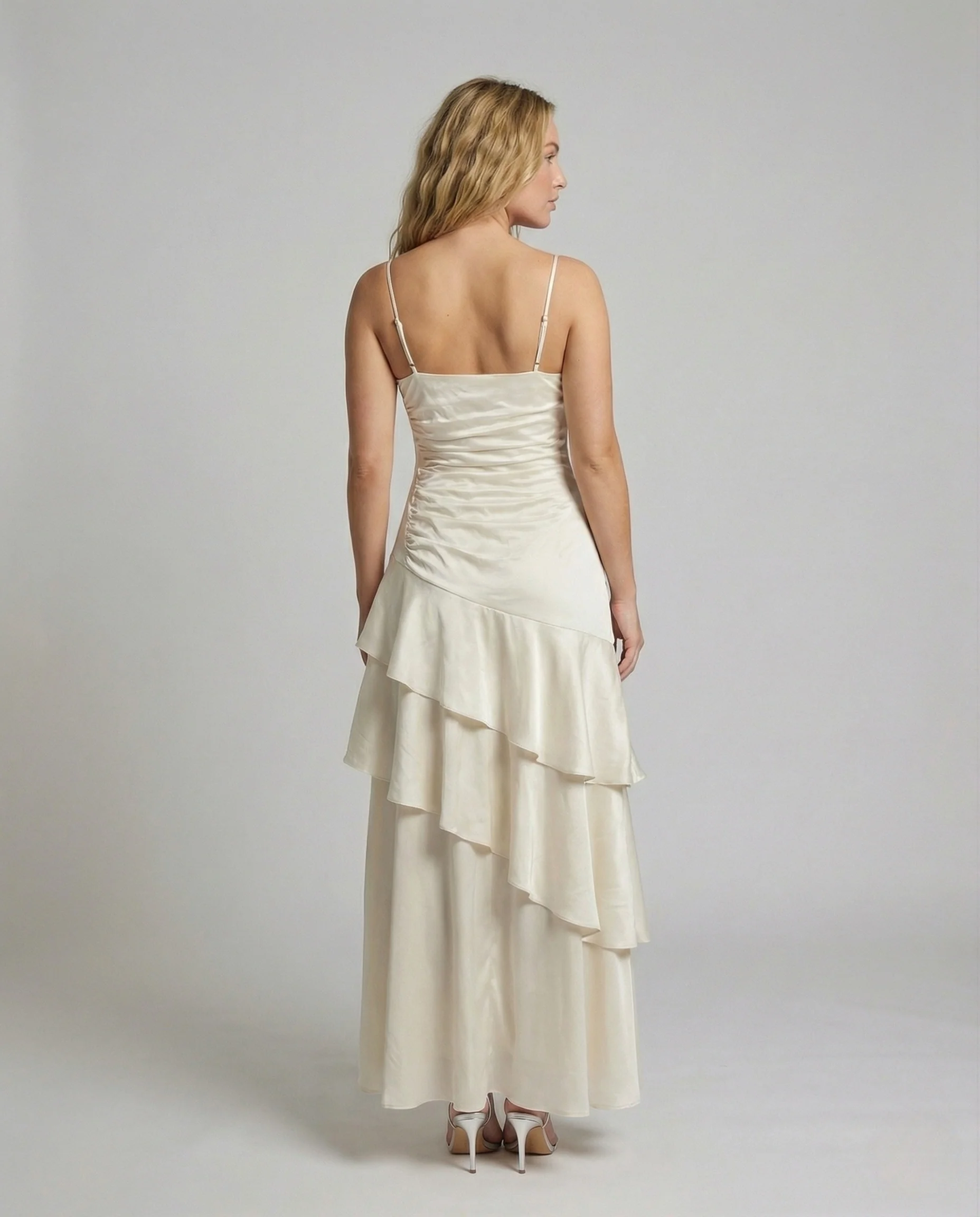 Damen Abendkleid mit Spaghettiträgern und Volantrock - Image 2