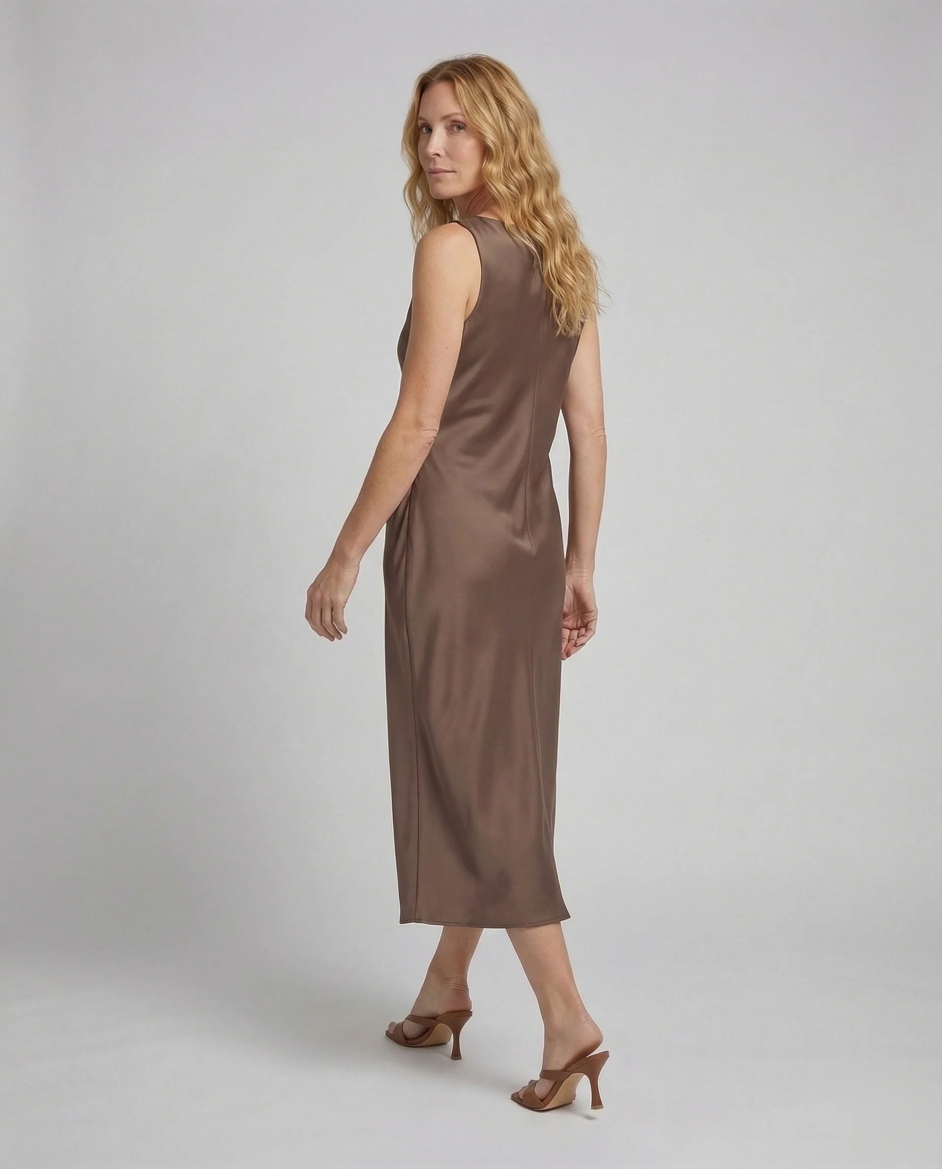 Damen Satin Maxikleid Wasserfall - Image 4