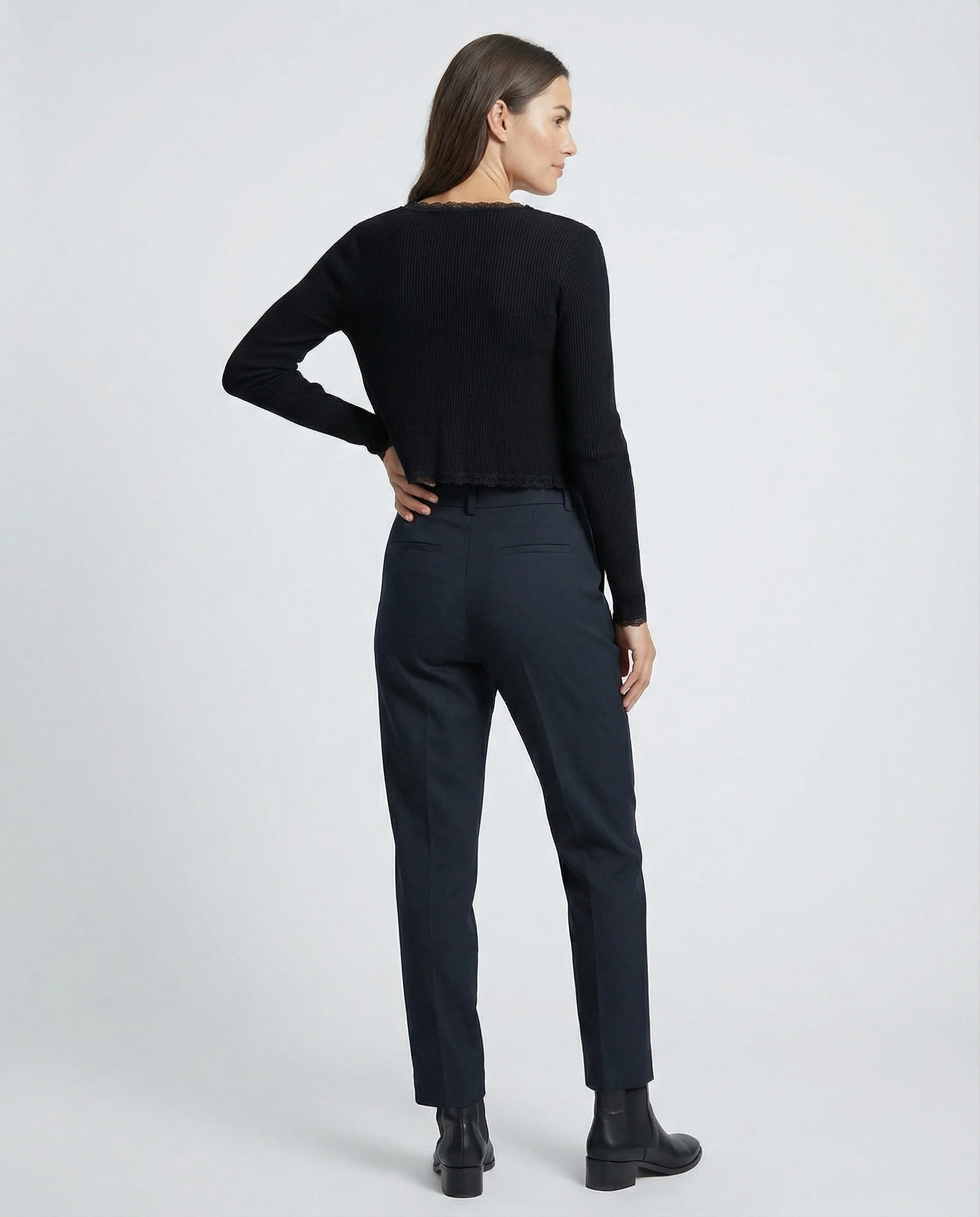 Damen feines geripptes Strick-Set mit Kurzcardigan, Spitzenbesatz-Cami und hochtaillierter Leggings Heidi-Mode - Image 4