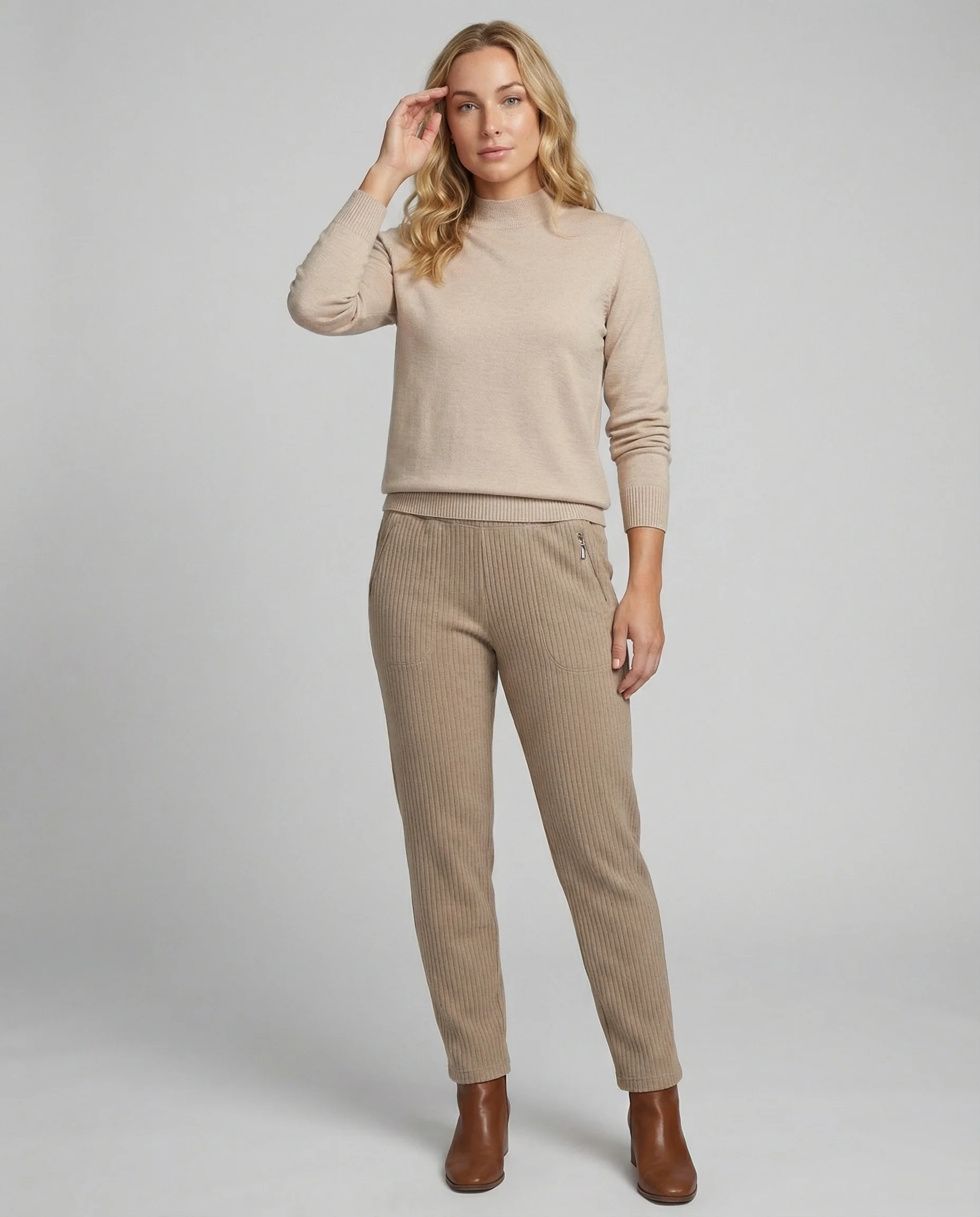 Feines Strickensemble mit Stehkragenpullover und komfortabler Elastikbundhose Heidi Mode