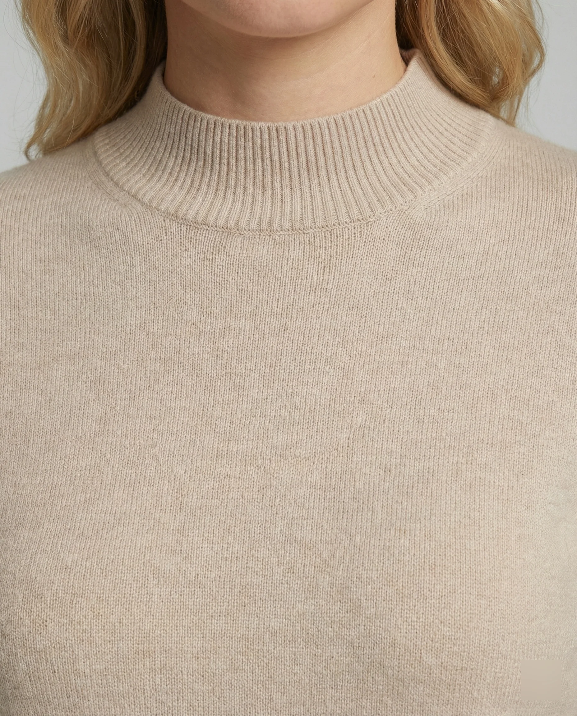 Feines Strickensemble mit Stehkragenpullover und komfortabler Elastikbundhose Heidi Mode - Image 5