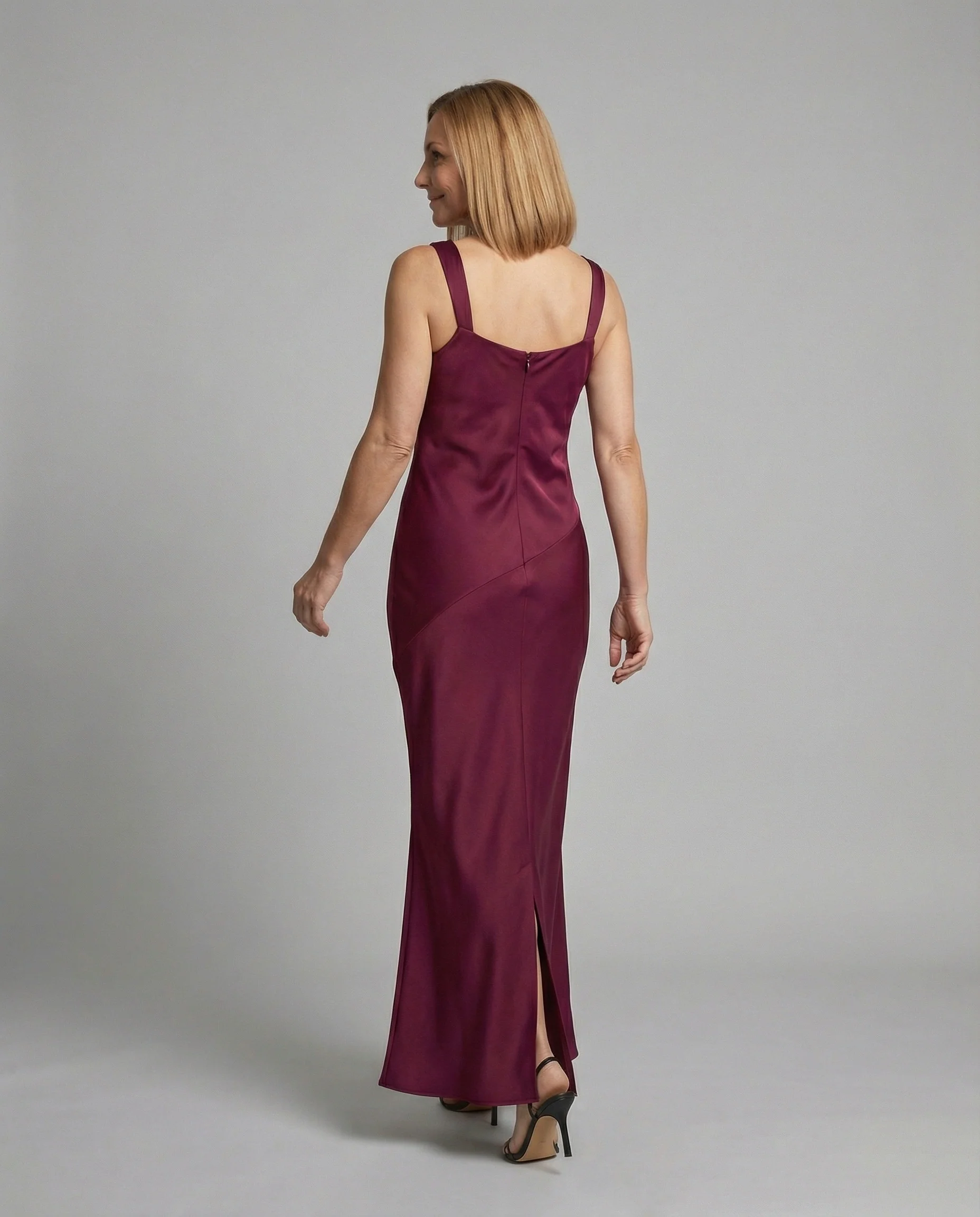 Elegantes Maxikleid mit Wasserfallkragen - Image 4