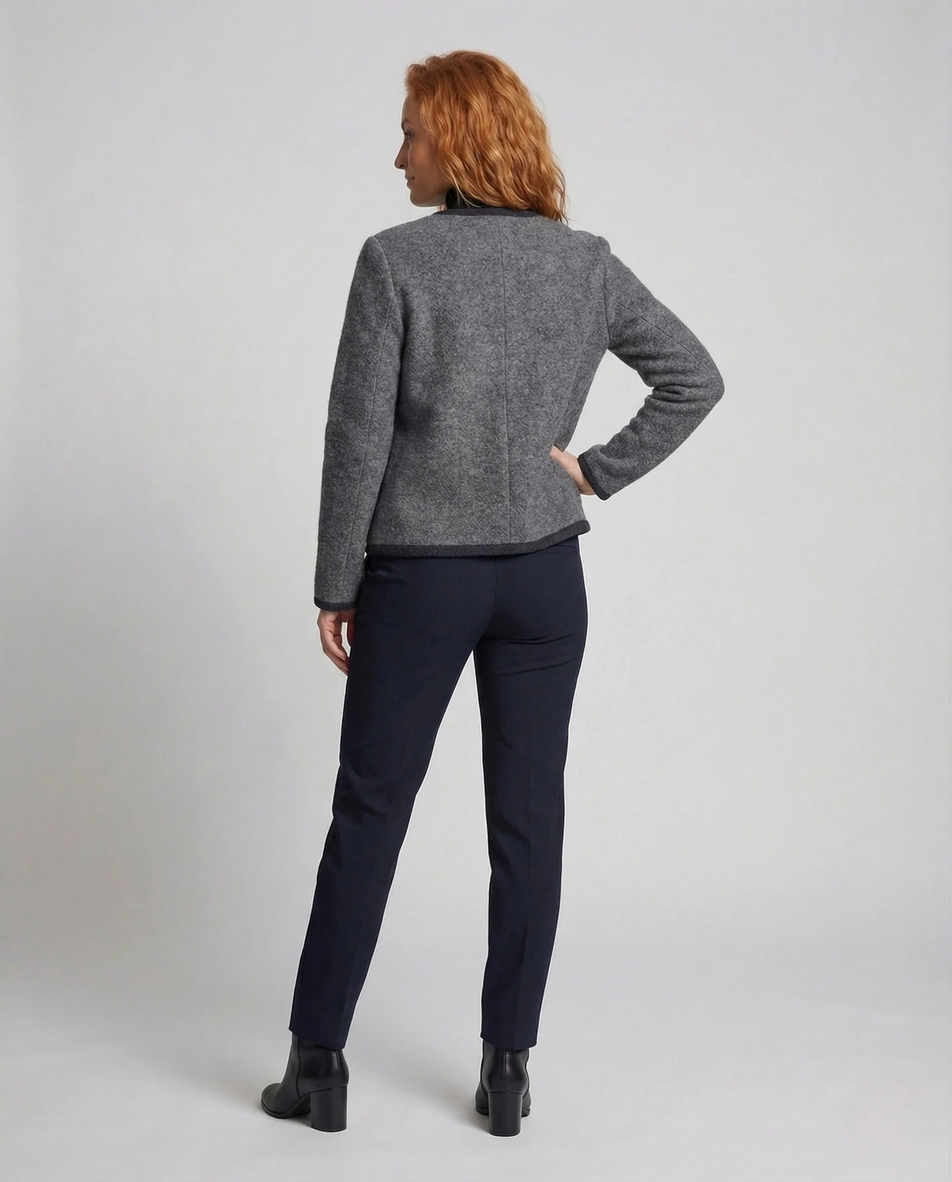 Damen Mohair Kurzjacke mit Zierknöpfen - Image 4