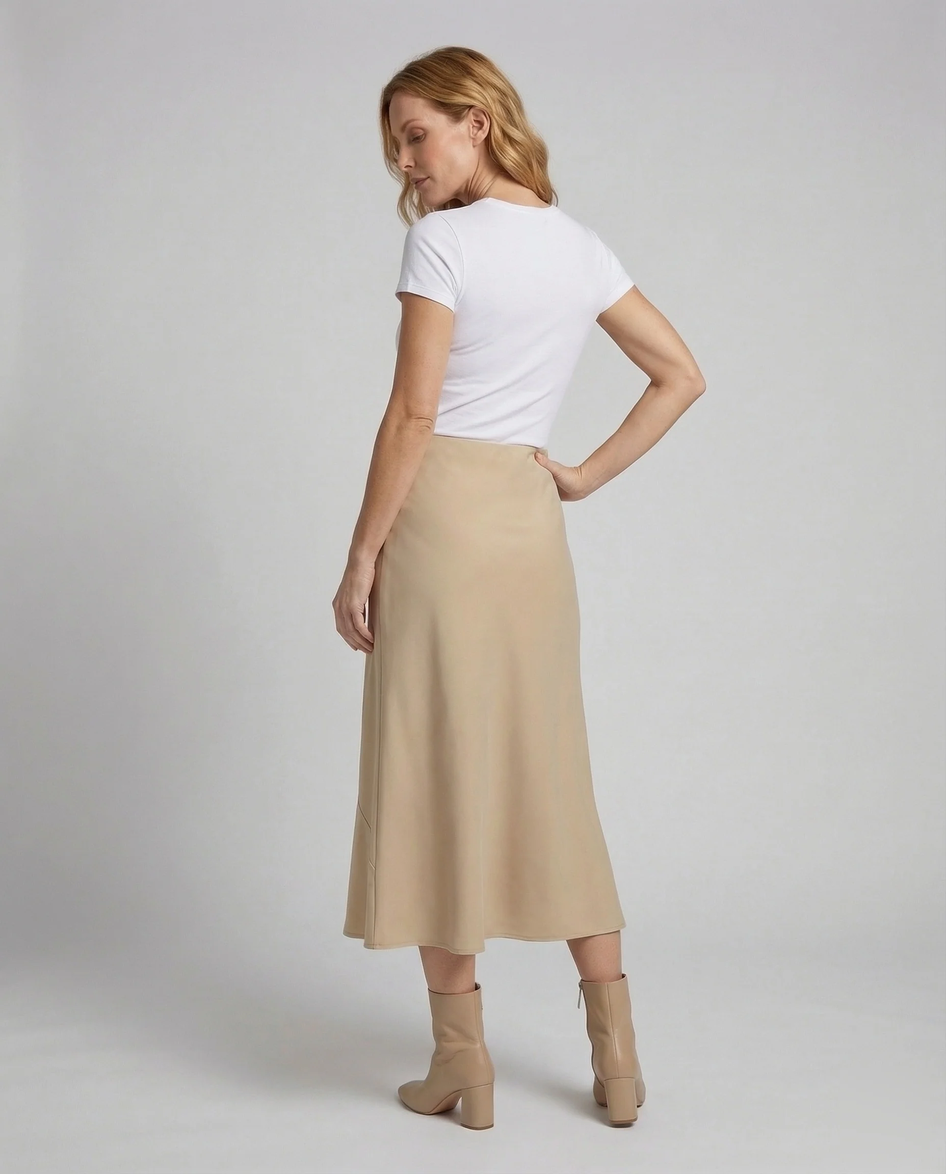 Damen Satin Maxirock A Linie - Image 4