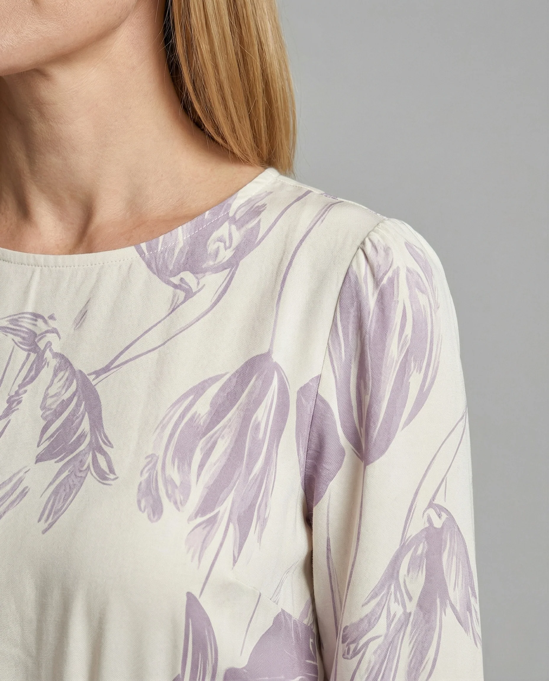 Damen Maxikleid mit Ballonärmeln und Volantsaum - Image 4