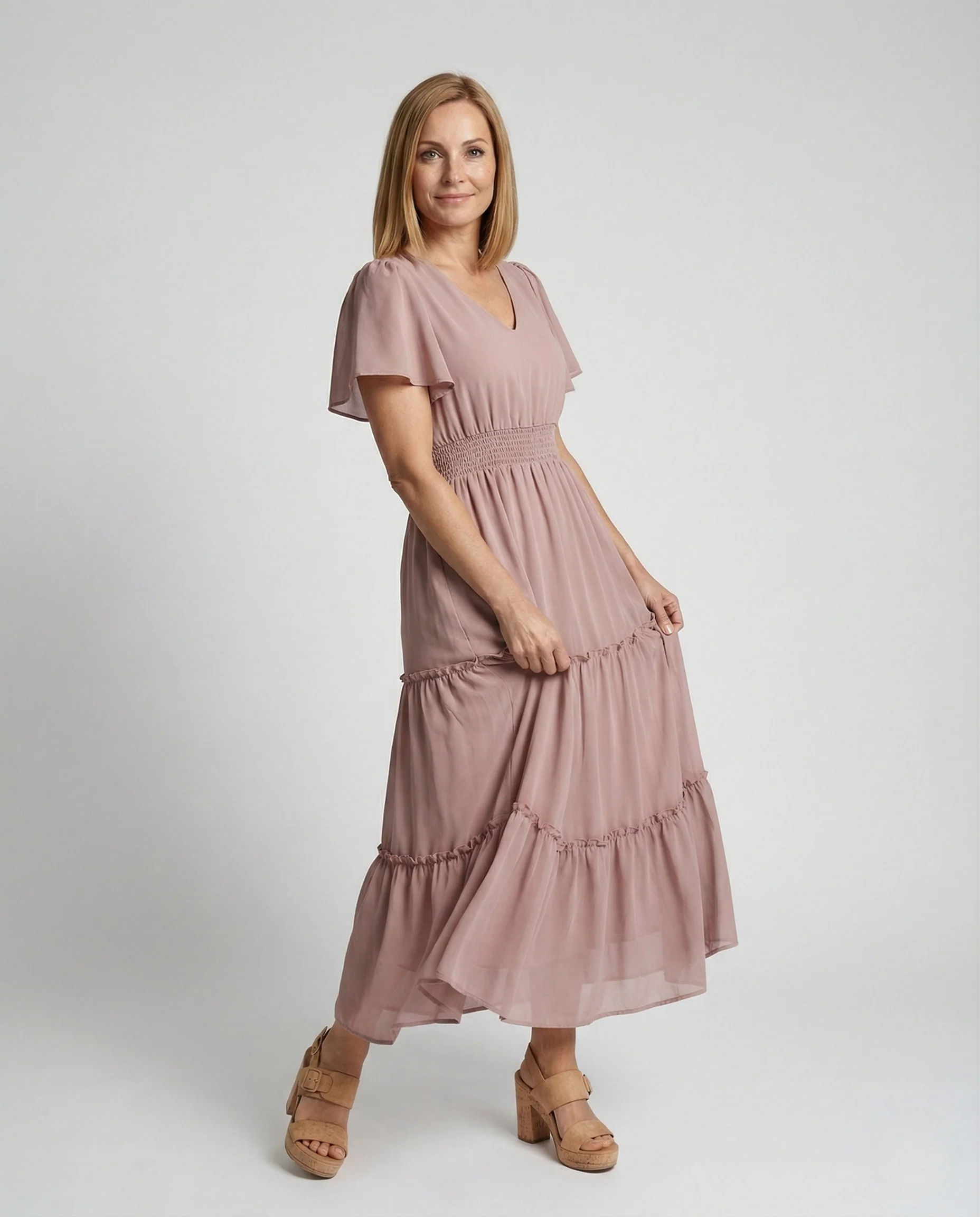 Damen Stufen-Maxikleid mit Smockbund und Volantärmeln - Image 2