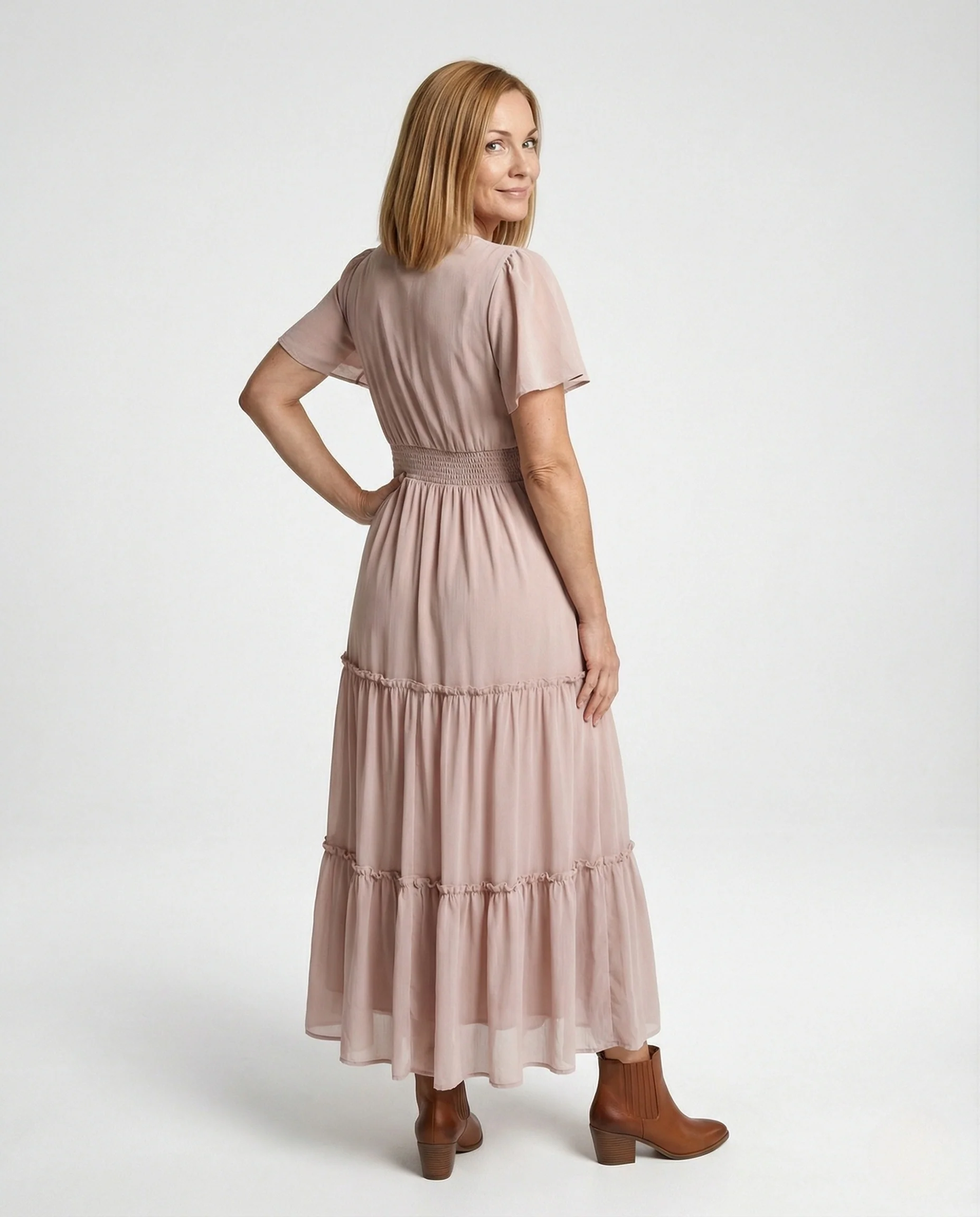 Damen Stufen-Maxikleid mit Smockbund und Volantärmeln - Image 3