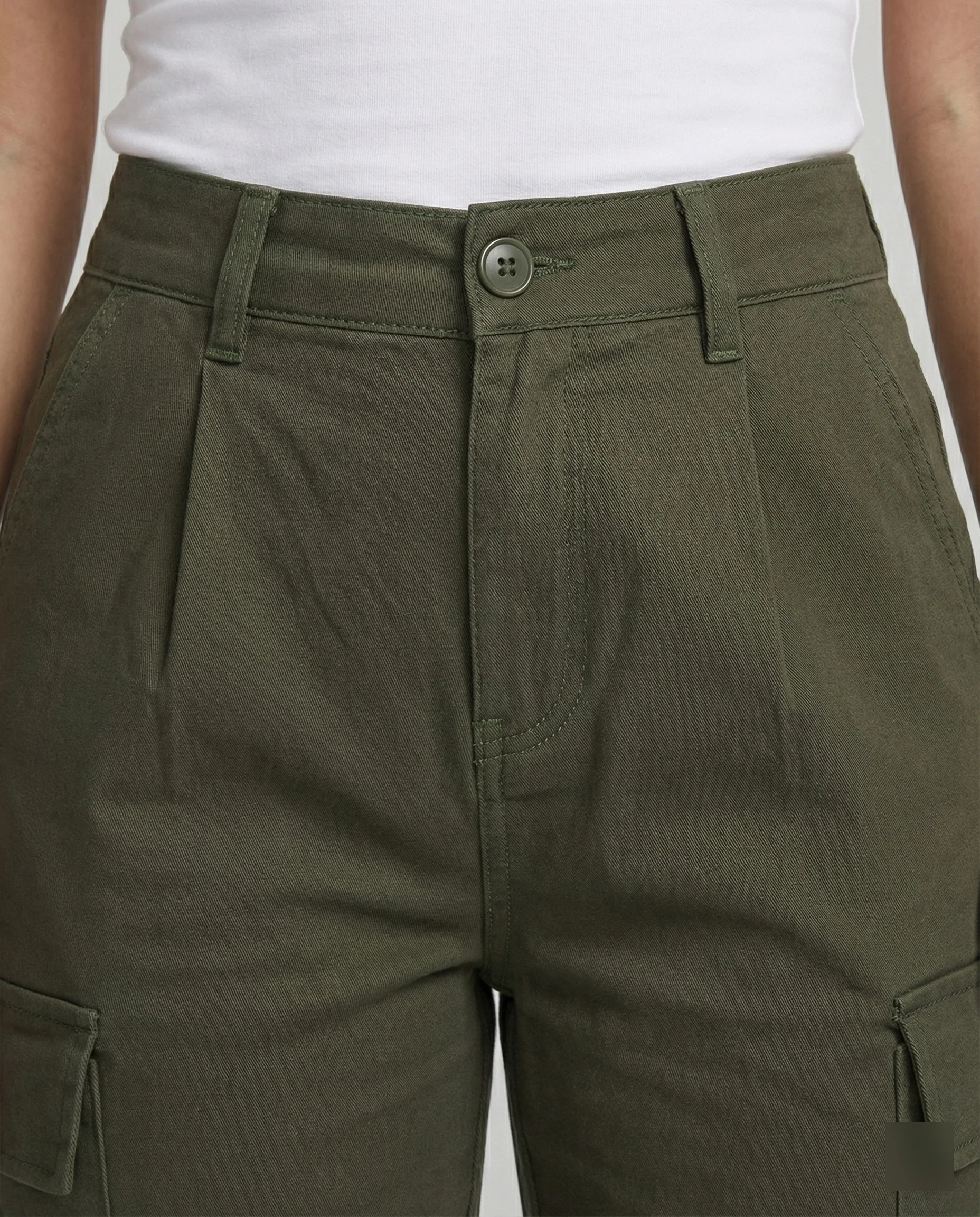 Hochtaillierte Cargohose im Palazzo-Stil mit elastischem Bund, aufgesetzten Klappentaschen und markanten Nähten Heidi-Mode - Image 7