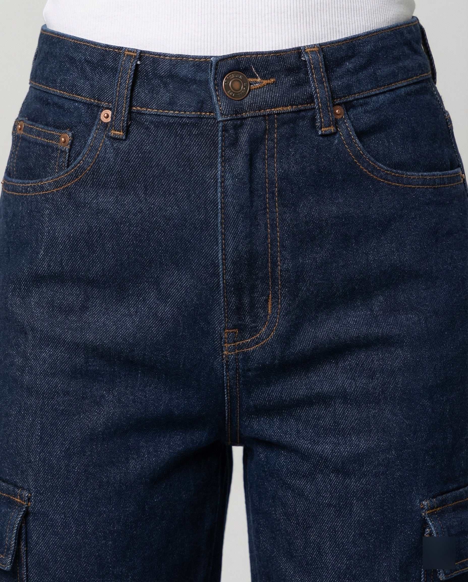 Damen nan hohes Taillen-Jeansmodell im Baggy-Palazzo-Schnitt mit Cargo-Klappentasche und formgebenden Abnähern Heidi-Mode - Image 3