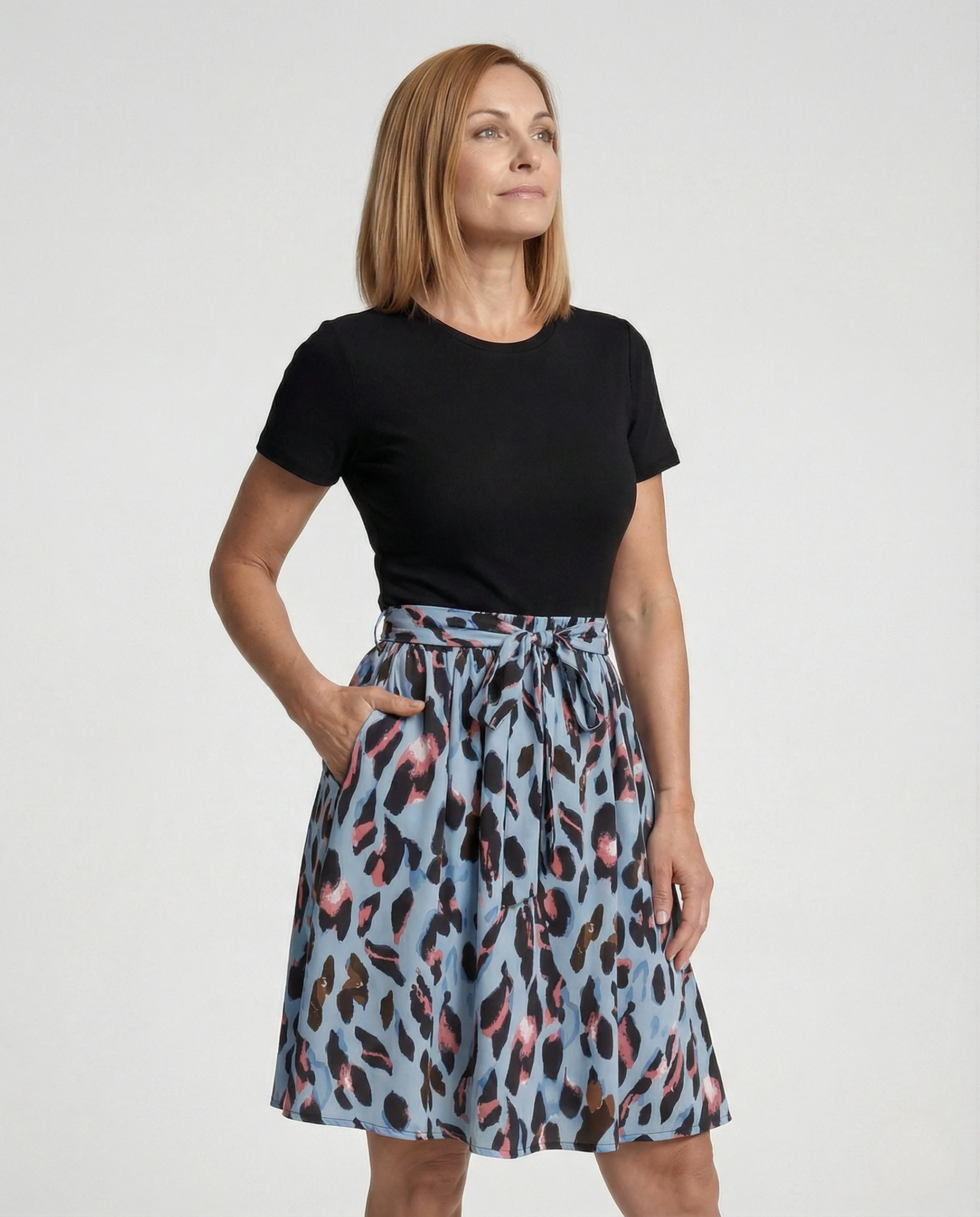 Damen Freizeitkleid im Zweiteiler Look - Image 2