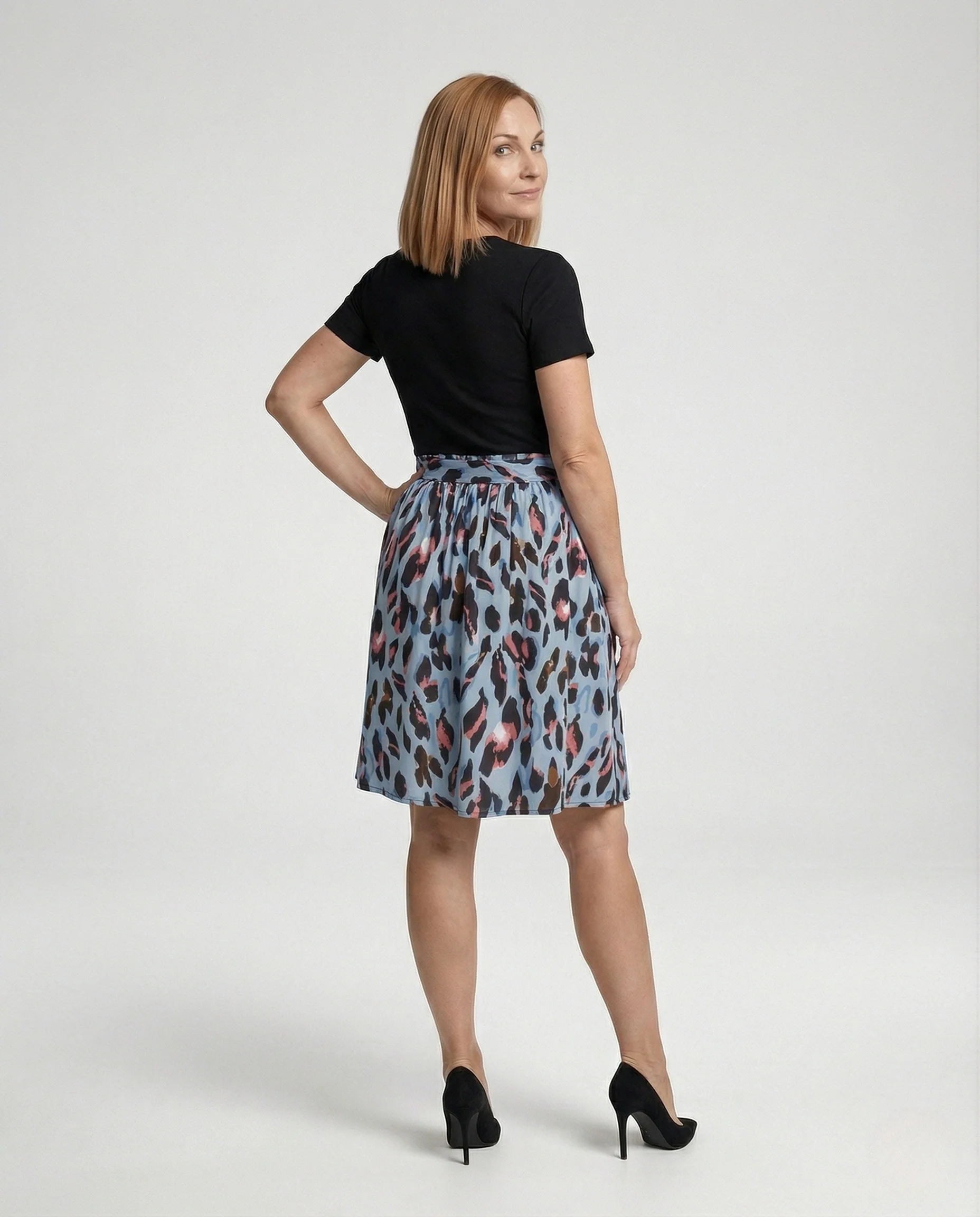 Damen Freizeitkleid im Zweiteiler Look - Image 4