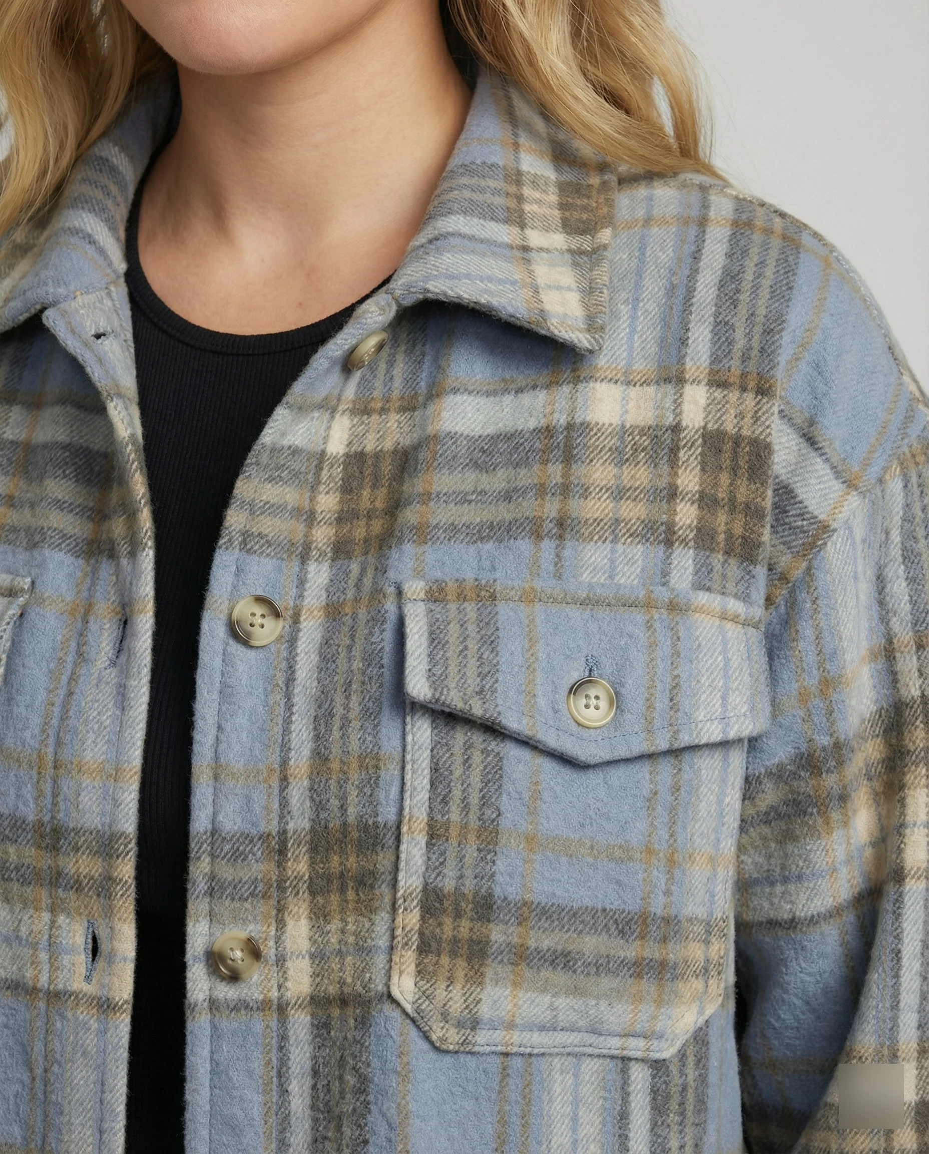 Karierte Hemdjacke im Shacket-Stil mit Hemdkragen Druckknopfleiste und aufgesetzten Brusttaschen Heidi-Mode - Image 2
