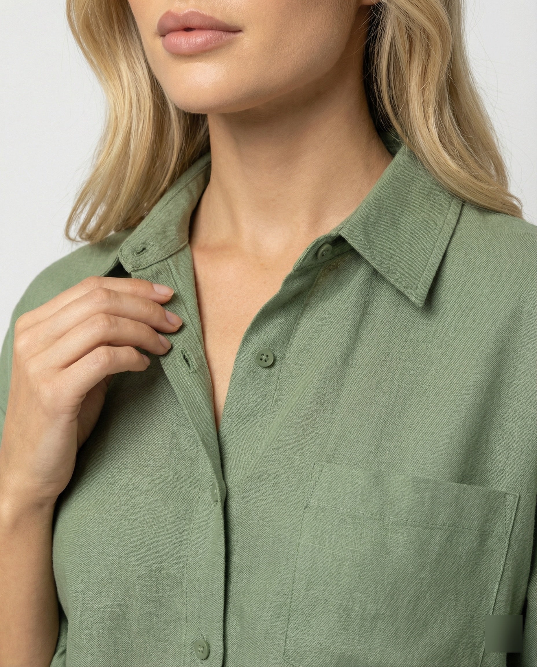 Damen kastenförmige Hemdbluse aus leichtem blickdichten Stoff mit aufgesetzter Brusttasche und weitem Schnitt Heidi Mode - Image 3